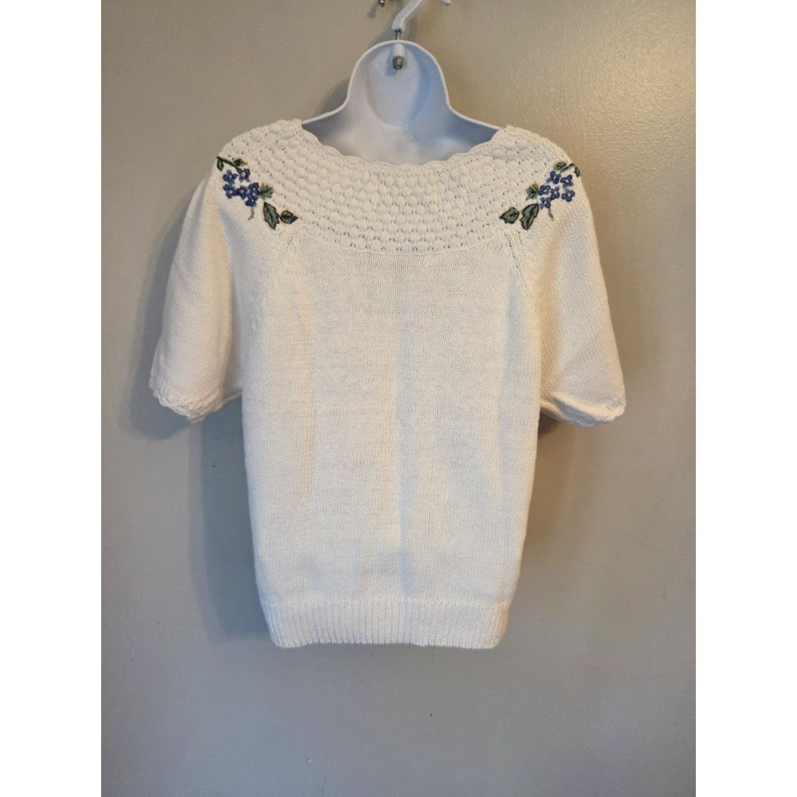 Vintage VINTAGE Herman Geist White Floral Hand Embroidered Pullover Sweater M 1990s Linen Womens (or Mens) Size M / US 6-8 / IT 42-44 - 7 Thumbnail