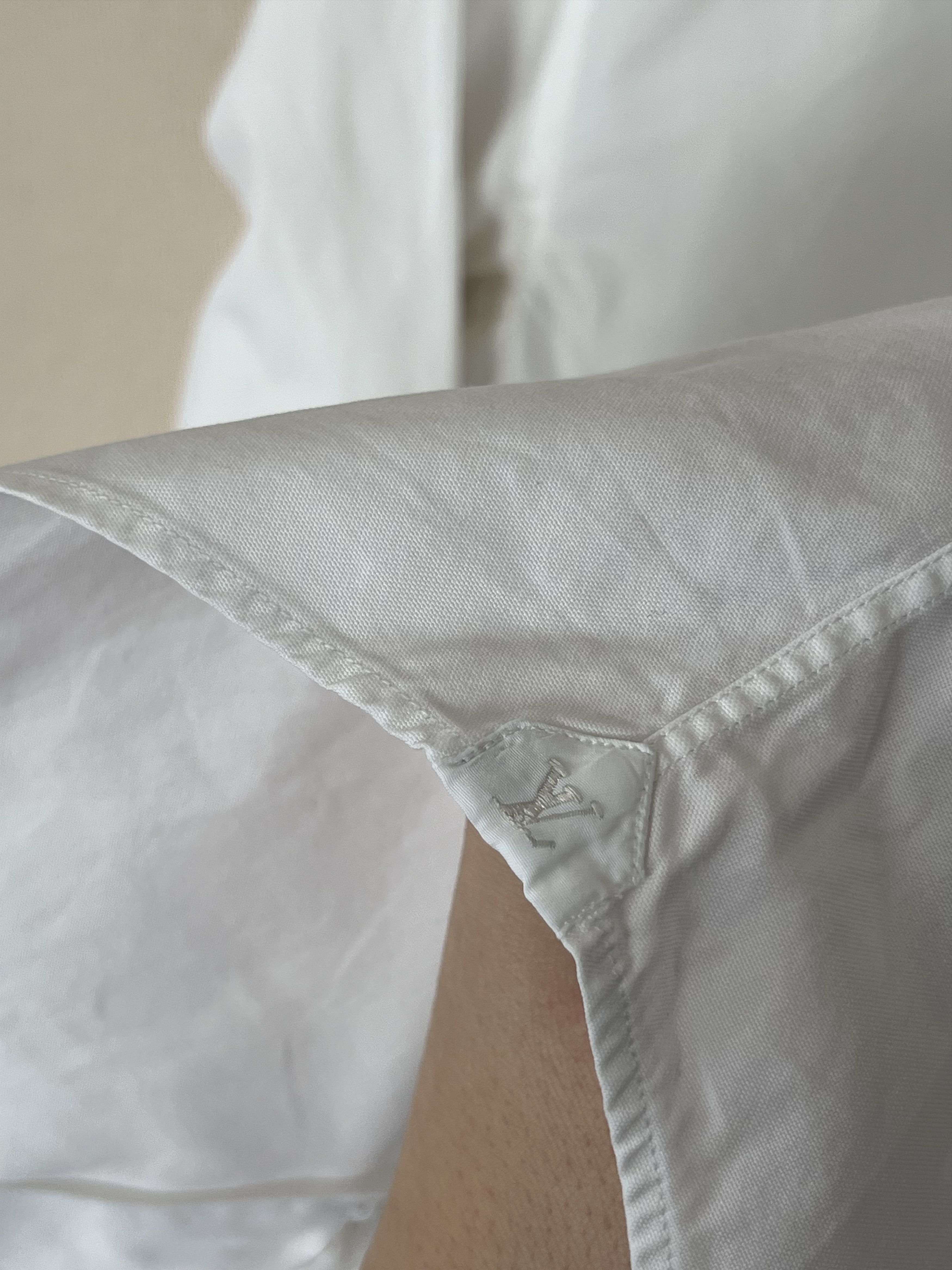 Louis Vuitton Louis Vuitton Paris Classic Long Sleeve White Dress Shirt Size US M / EU 48-50 / 2 - 6 Thumbnail
