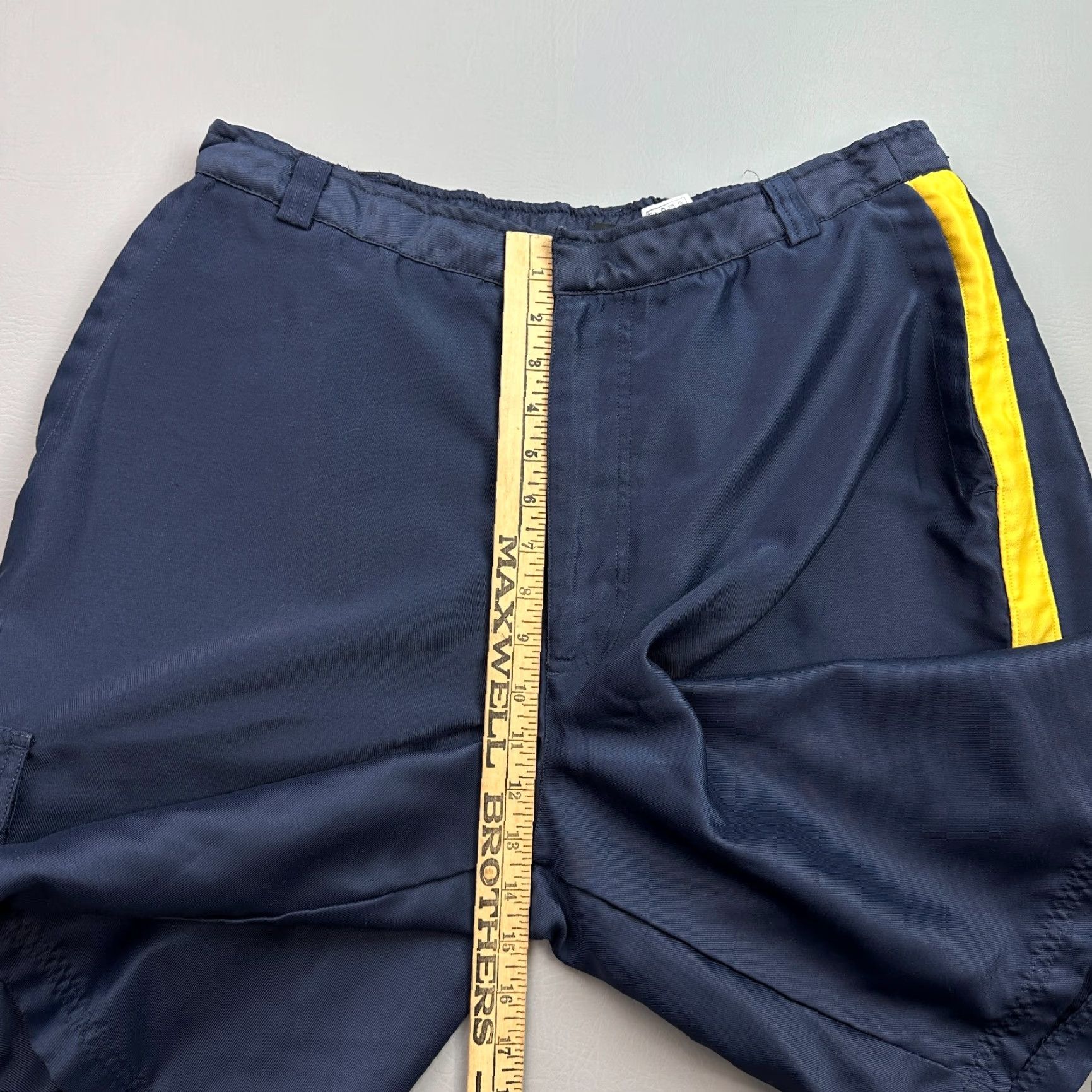 Nike VINTAGE Nike Shorts Mens 2XL Blue Yellow Cargo Elastic Waist Training Y2K Size US 39 - 4 Thumbnail