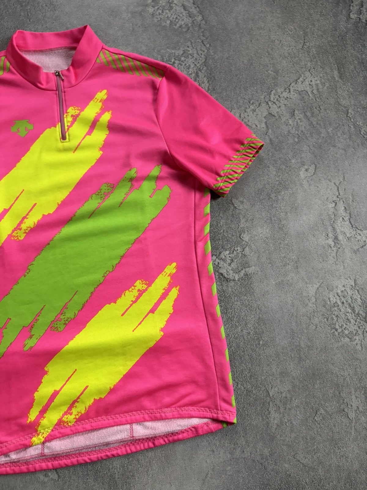 Vintage Descente XL all printed vintage cycling jersey tee T-shirt Size US XL / EU 56 / 4 - 6 Thumbnail