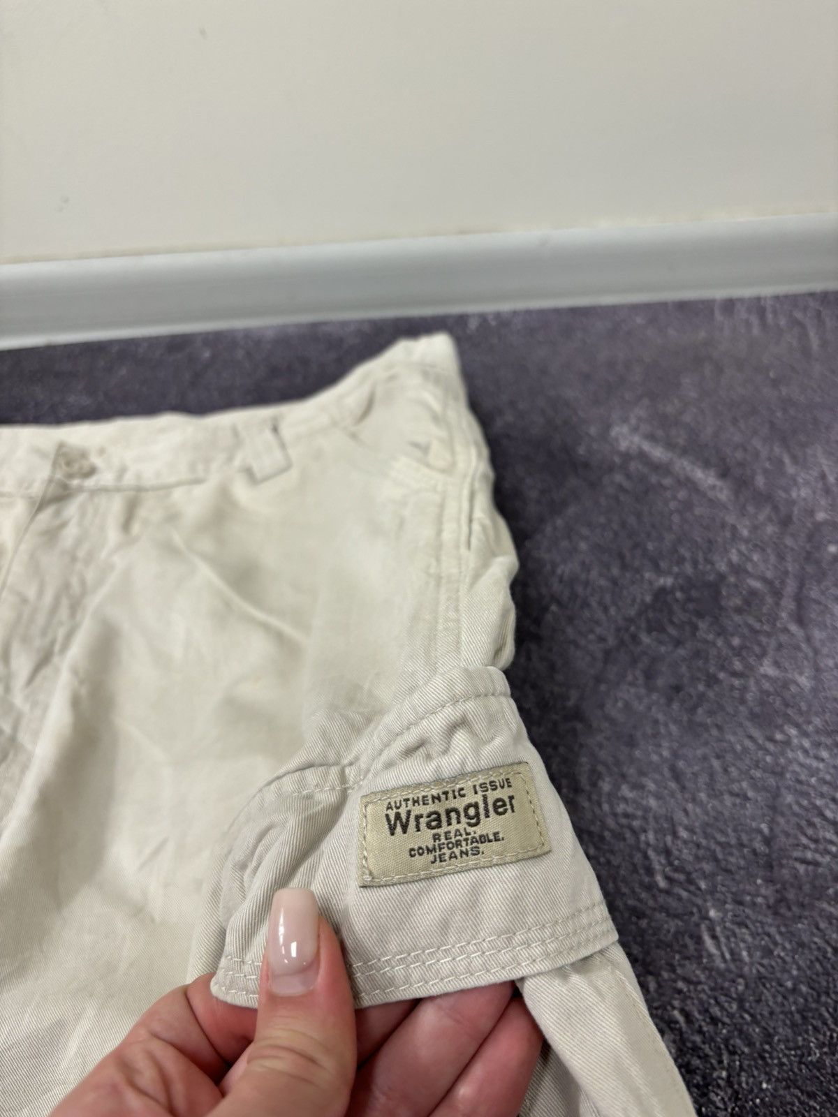 Vintage Vintage Wrangler Y2K American Beige Hype Baggy Cargo Shorts Size US 38 / EU 54 - 9 Thumbnail
