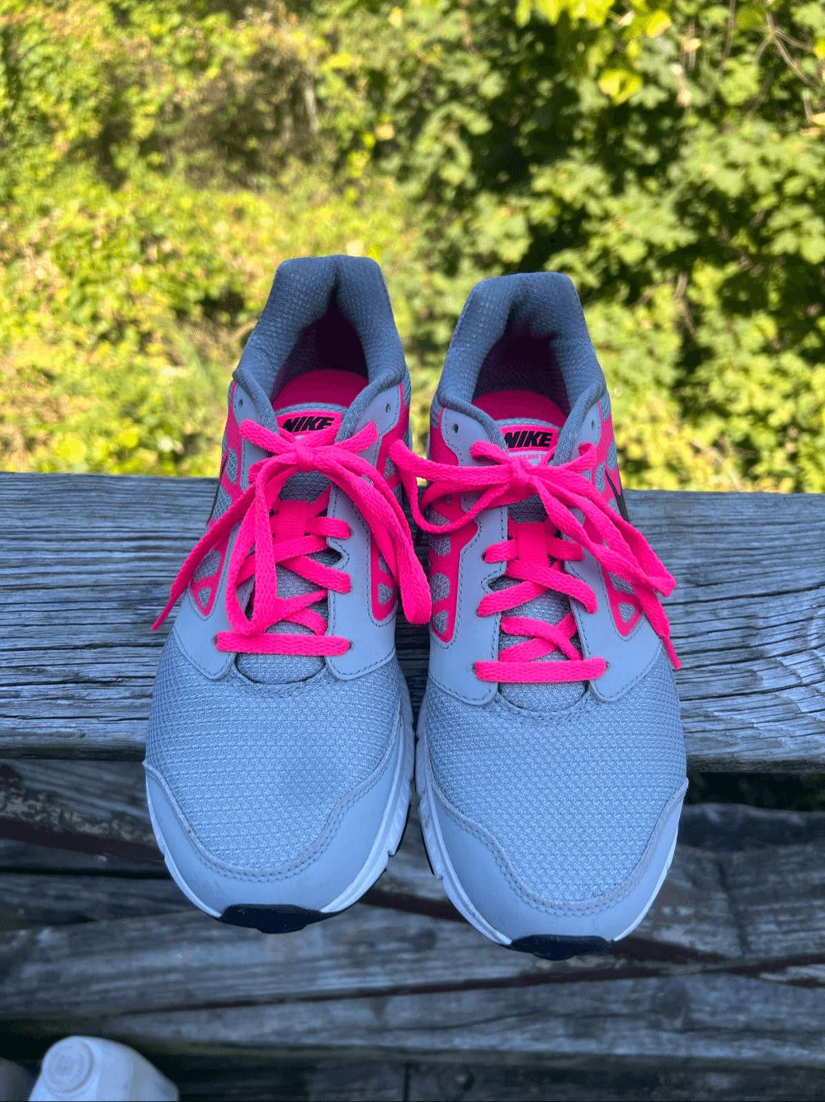 Nike Nike Girls Downshifter 6 Sz 6Y Pink/Black/Gray 685167-007 Size US 6 / IT 36 - 6 Thumbnail
