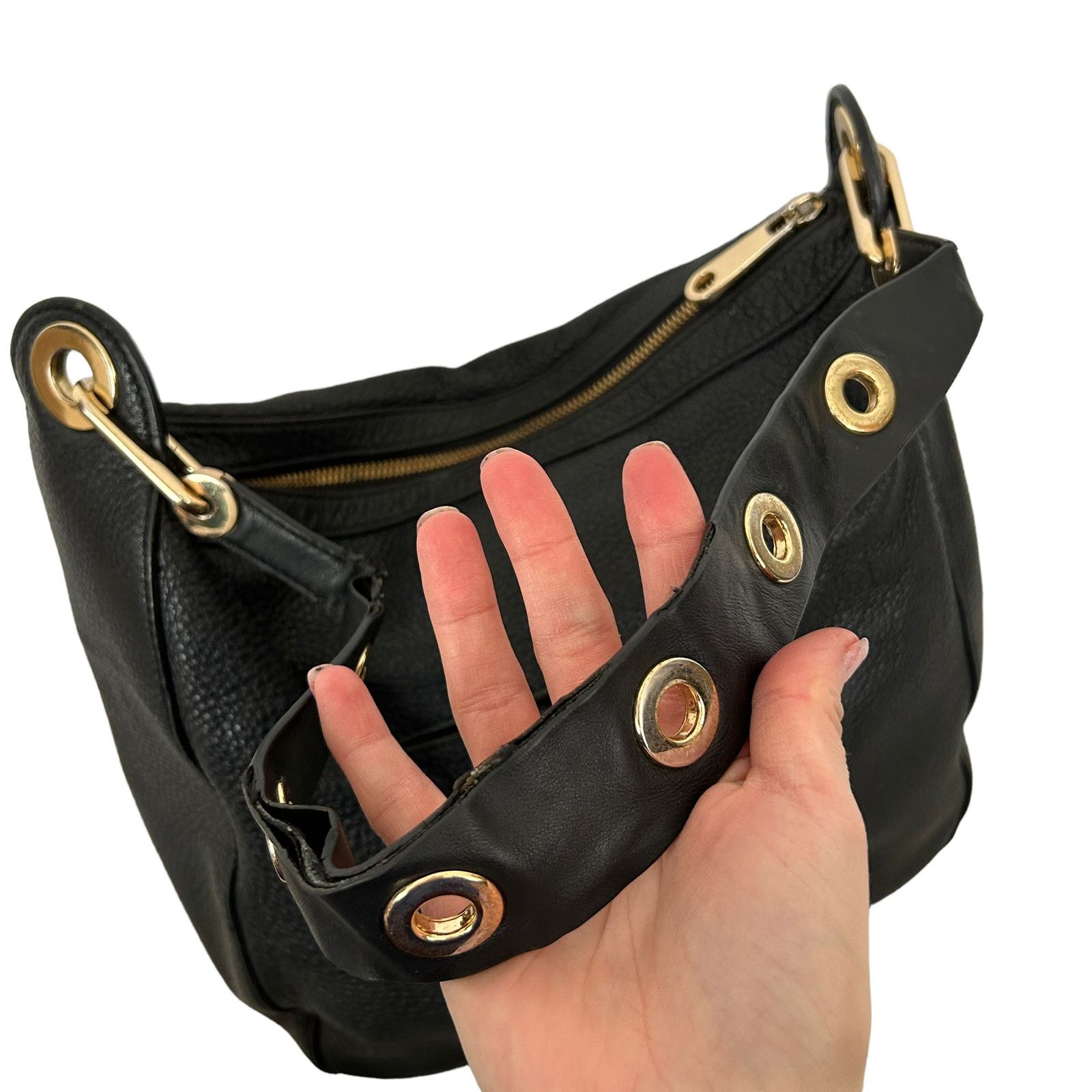 Michael Kors Michael Kors Black Leather Shoulder Bag Grommet Strap Size ONE SIZE - 6 Thumbnail