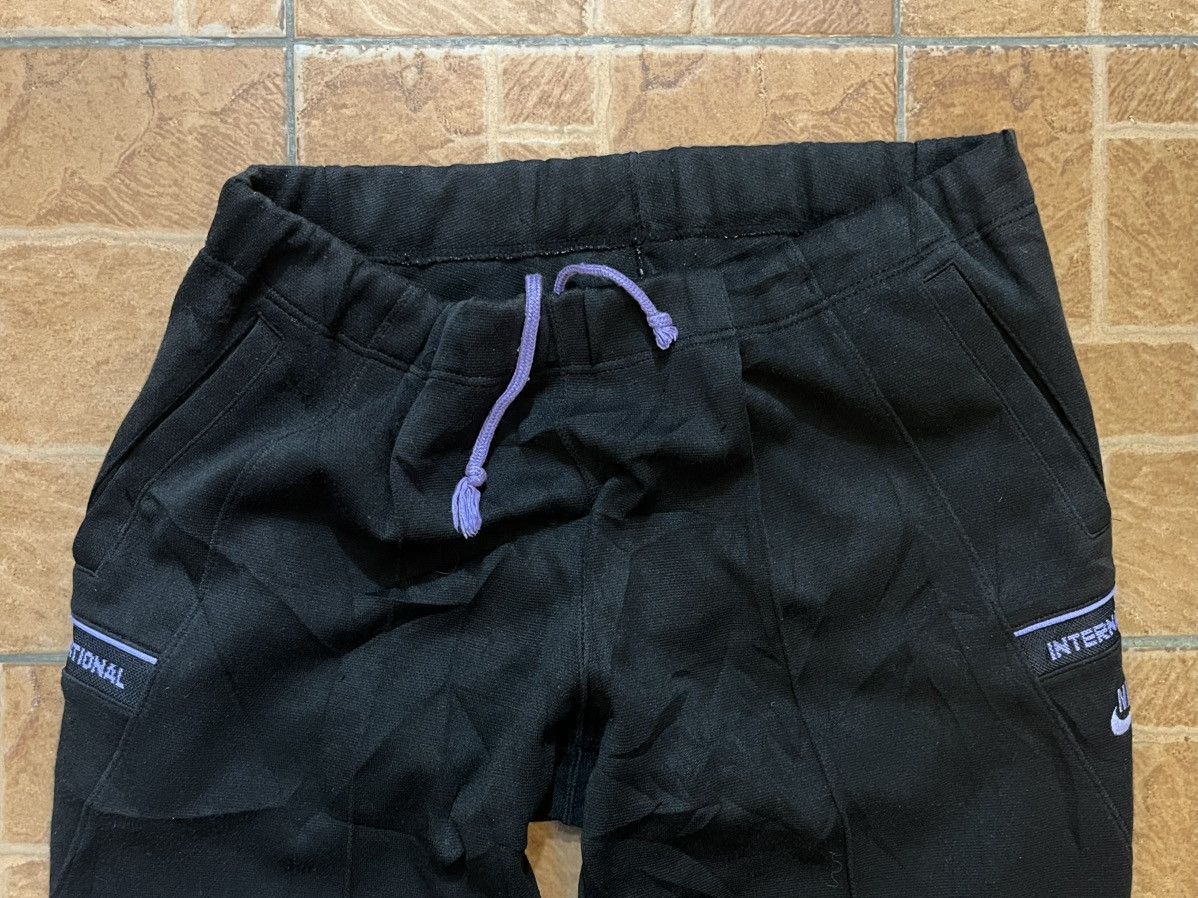 Nike Nike 80-90s japan vintage retro slim track pant purple logo Size US 32 / EU 48 - 2 Thumbnail