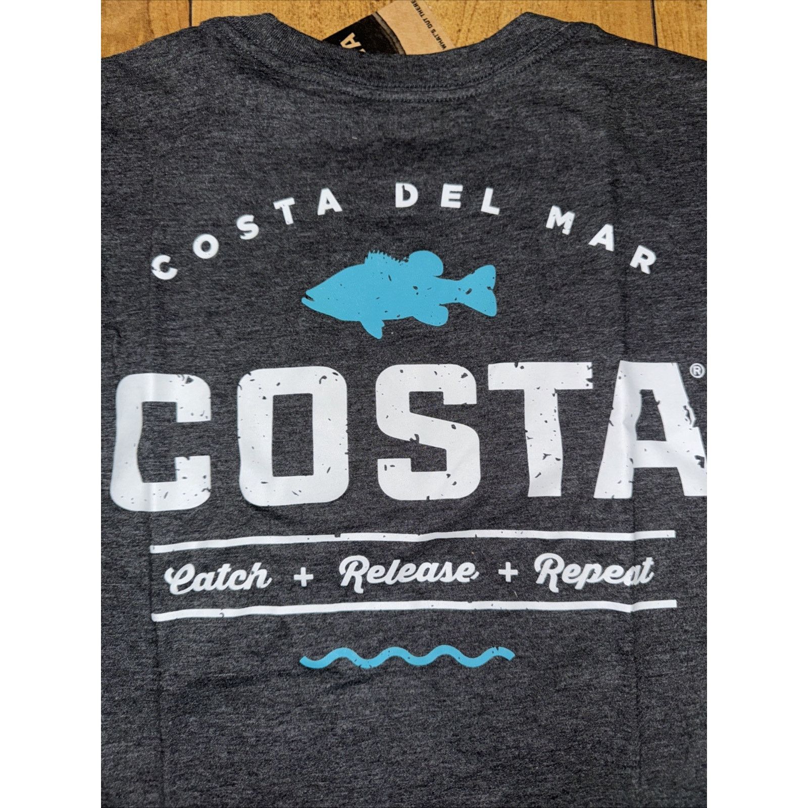 Costa Del Mar × Oakley Costa T-Shirt Gray Medium 19x27 BNWT Size US M / EU 48-50 / 2 - 6 Thumbnail