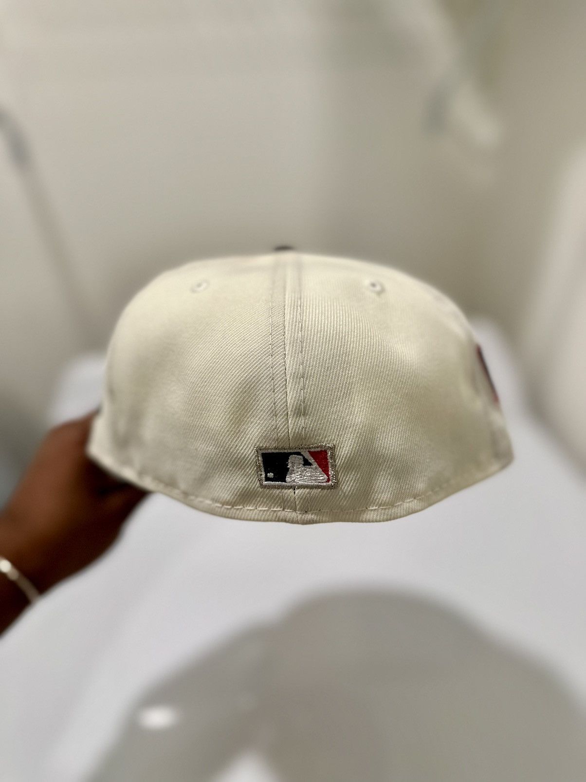 Hat Club × MLB × New Era New Era Philadelphia Phillies Pro Image Chrome Dome SZ 7 1/8 Size ONE SIZE - 4 Thumbnail