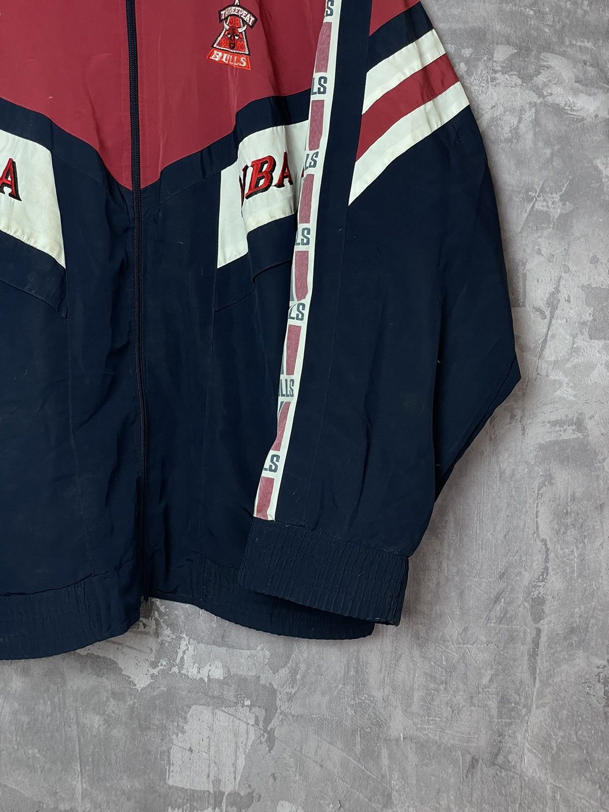 NBA × Vintage Vintage Chicago Bulls NBA Jacket like Lakers Hornets Bills Size US L / EU 52-54 / 3 - 13 Thumbnail
