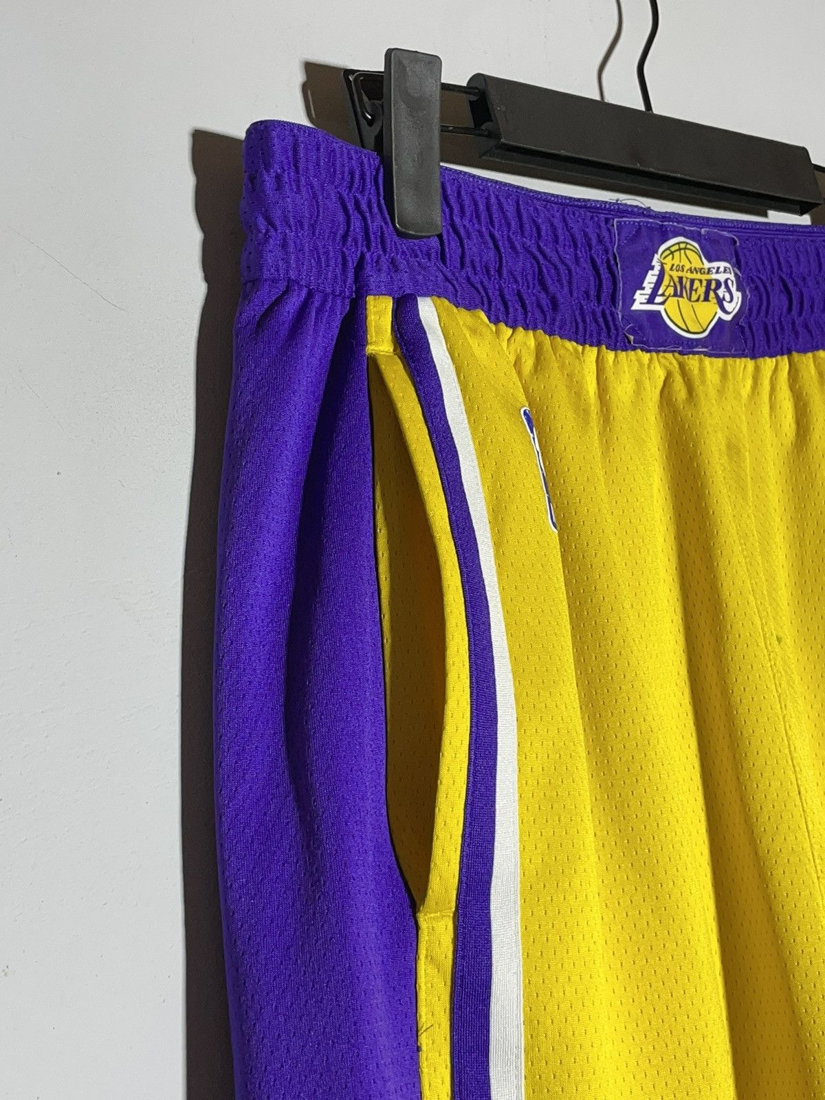 NBA L.A Lakers Nike Y2k Streetwear NBA Basketball Shorts Size US 38 / EU 54 - 6 Thumbnail