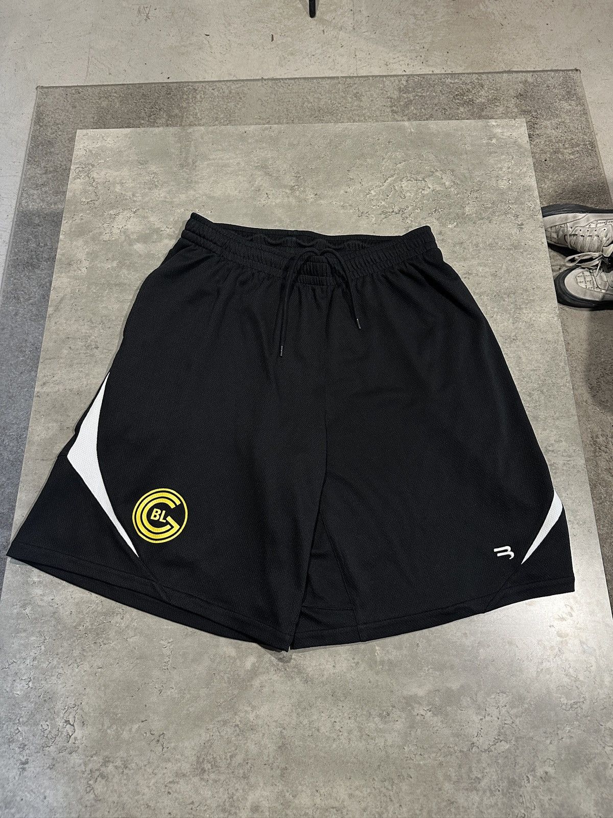 Balenciaga Balenciaga shorts Size US 30 / EU 46 - 1 Thumbnail