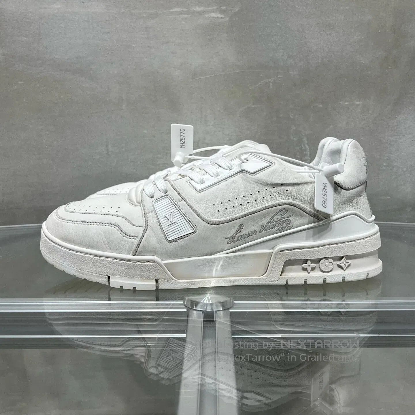 Louis Vuitton Louis Vuitton Trainer aged white shoes Size US 7.5 / EU 40-41 - 3 Thumbnail