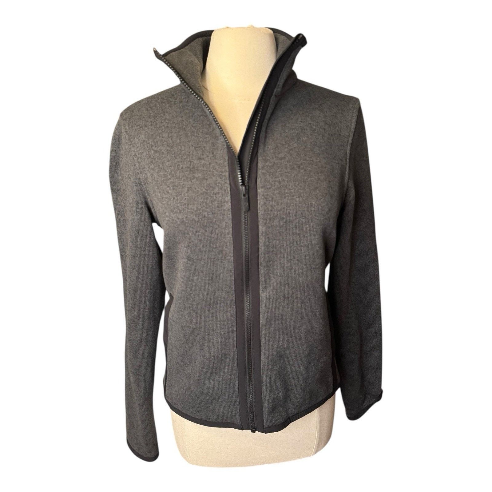 Lululemon Lululemon Its Fleecing Cold Full Zip Fleece Jacket Gray Size M / US 6-8 / IT 42-44 - 1 Thumbnail