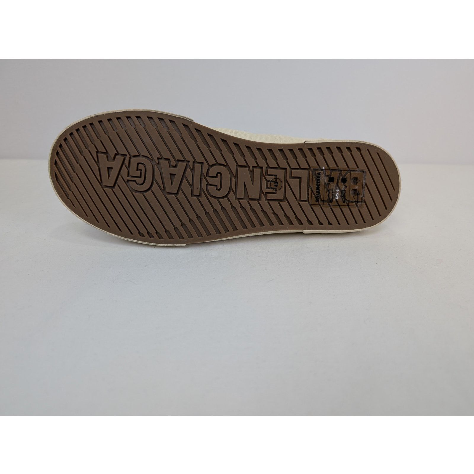 Balenciaga o1rshd1 Mule Destroyed Rubber Sole Paris Mule in White Size US 10 / EU 43 - 15 Thumbnail