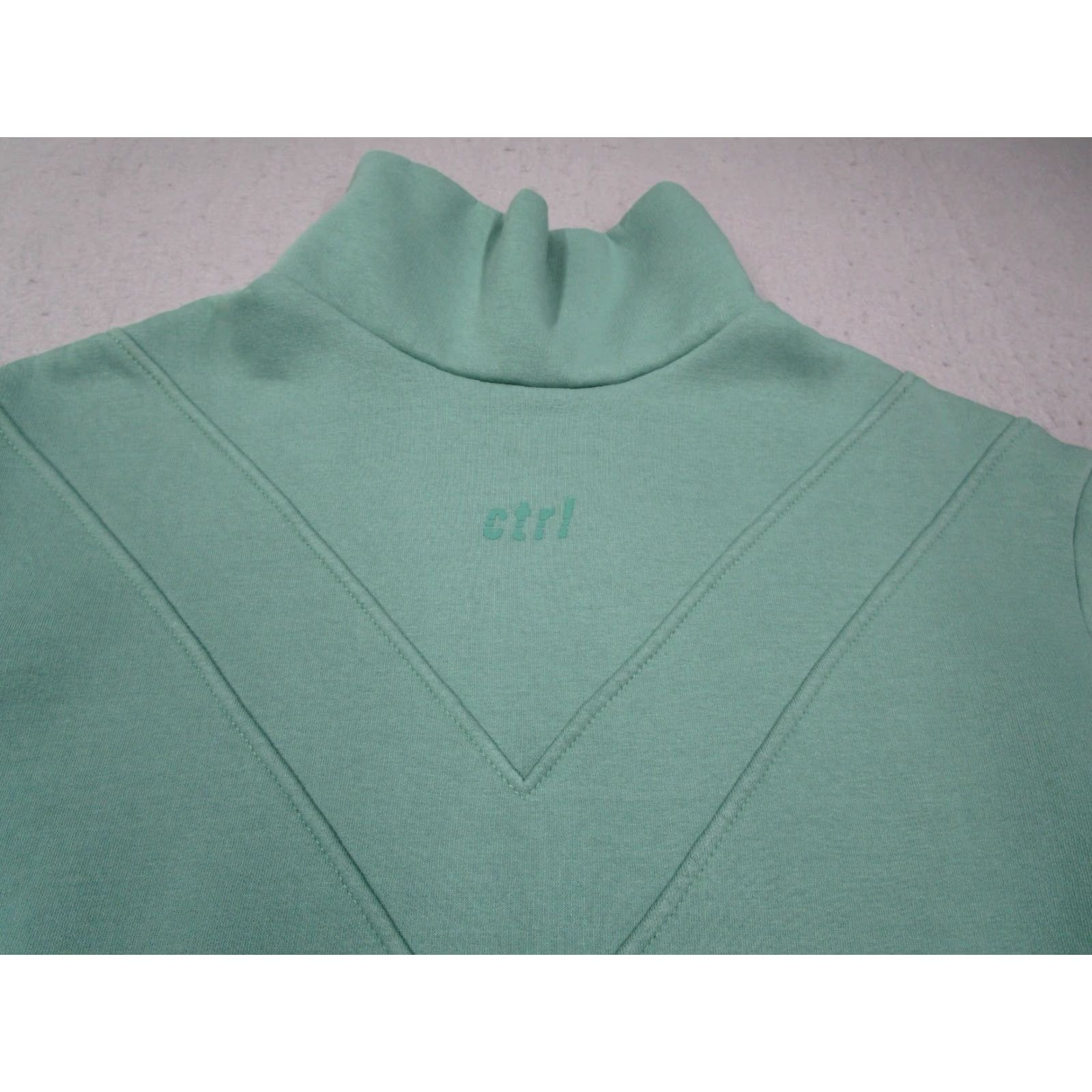 Vintage Ctrl Sweatshirt Women Small Green Vega High Neck Pullover Made in Ukraine Size S / US 4 / IT 40 - 2 Thumbnail