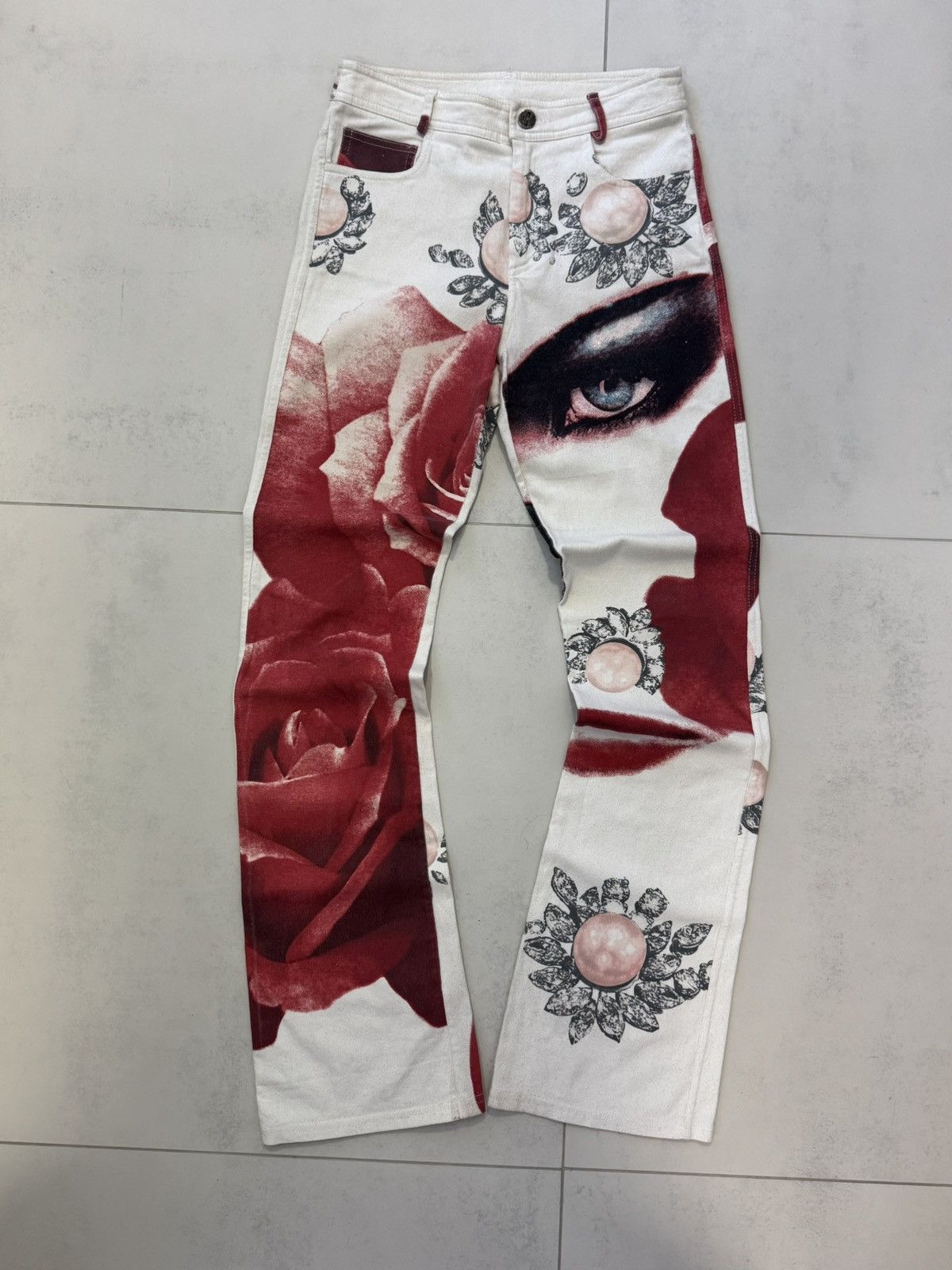 Alexander McQueen Alexander McQueen 90s Vintage Face Print Jeans Size 28" / US 6 / IT 42 - 1 Thumbnail