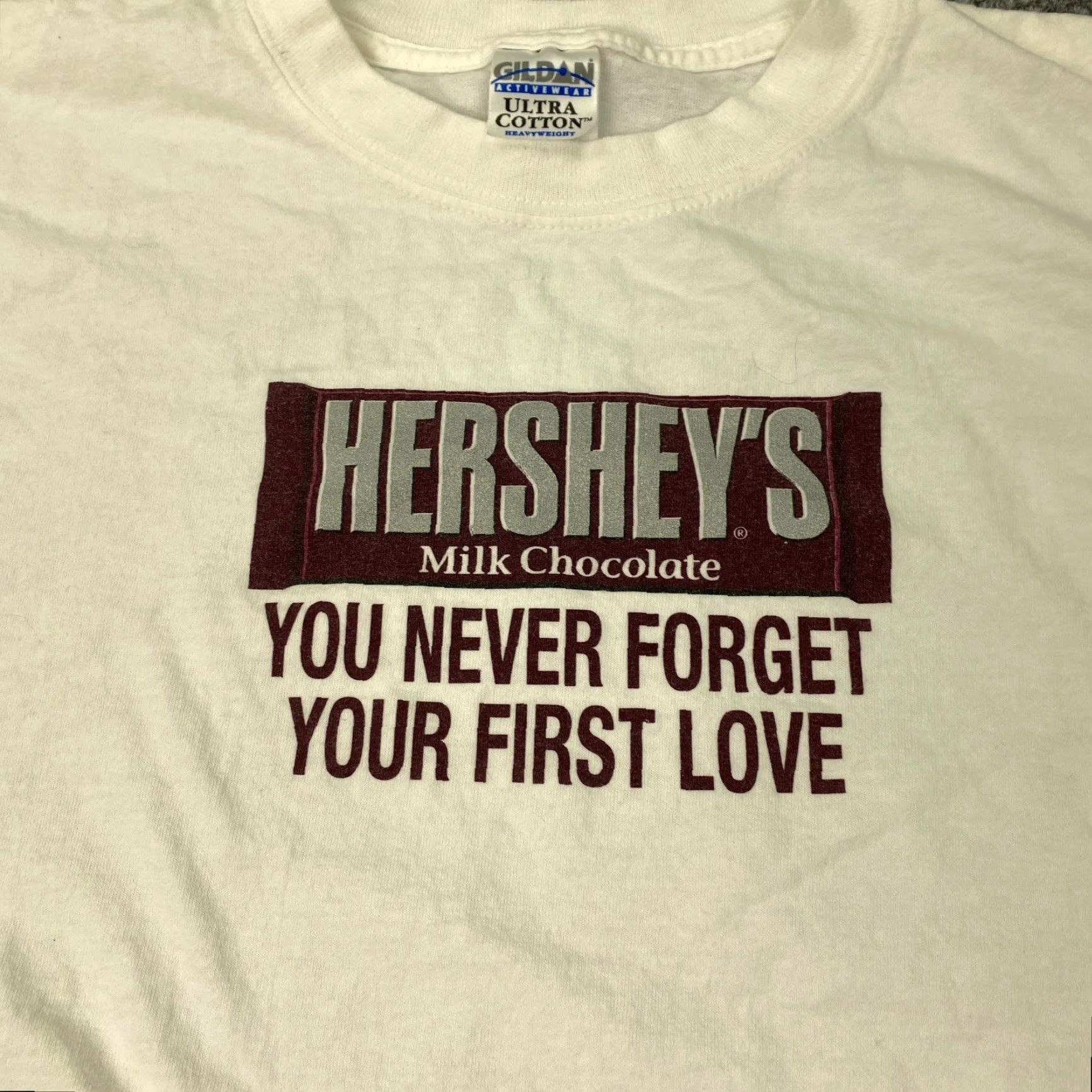 Gildan VINTAGE Hersheys Chocolate World Shirt Mens XL White Y2K Size US XL / EU 56 / 4 - 2 Thumbnail