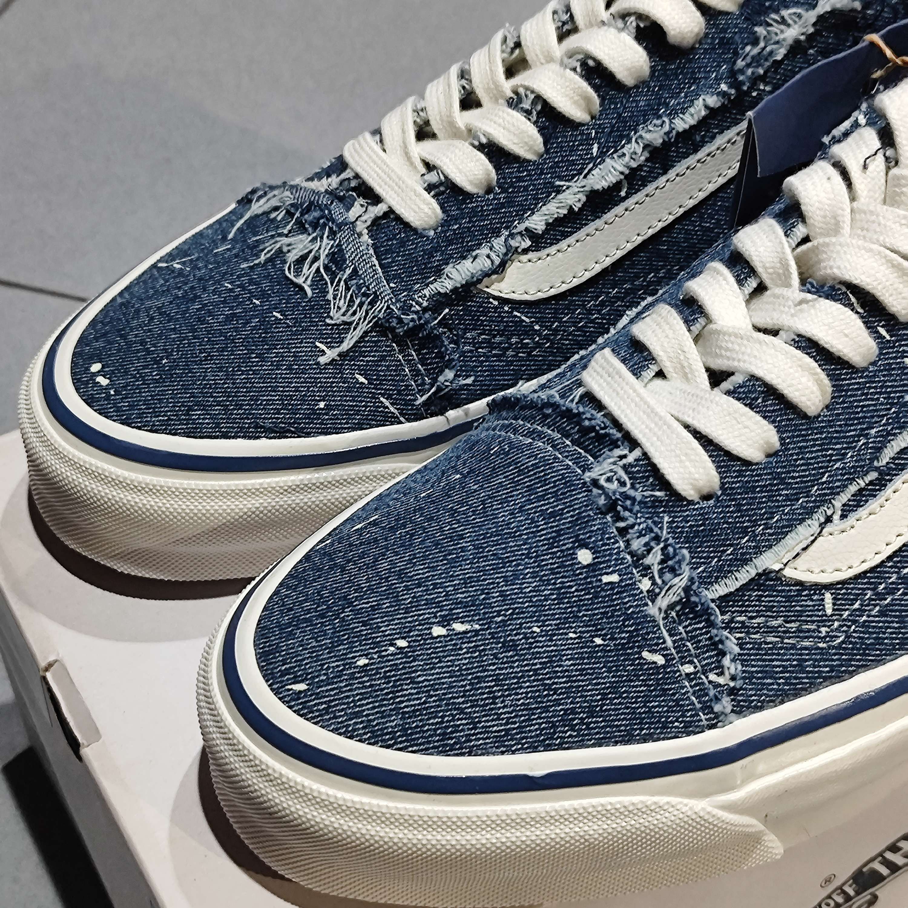 Vans Vans x Invincible LX Old Skool Frayed Denim - Indigo Size US 11 / EU 44 - 2 Thumbnail