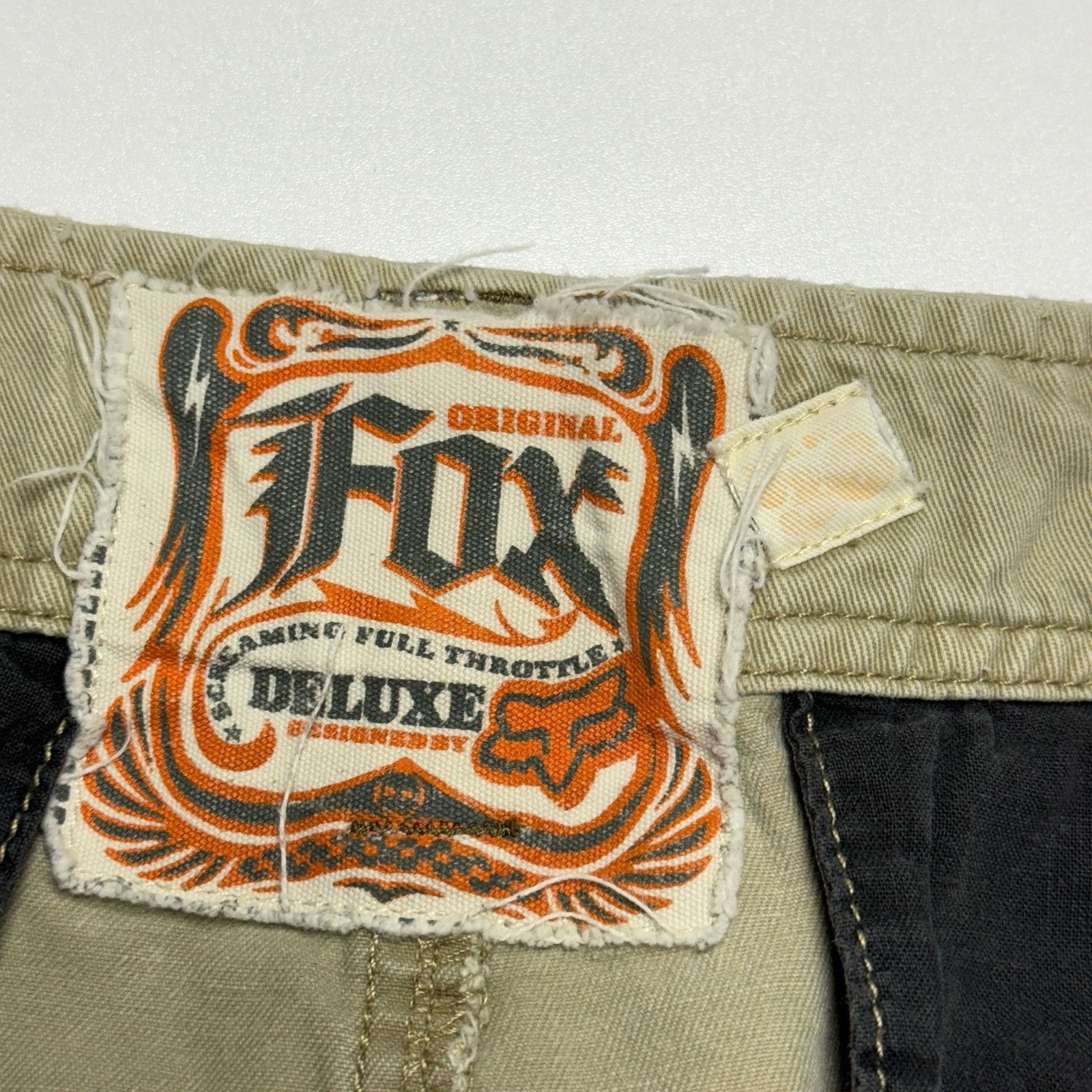 Fox Racing Fox Racing Deluxe Cargo Shorts Mens 36 (37x10) Beige Y2K Size US 36 / EU 52 - 11 Thumbnail