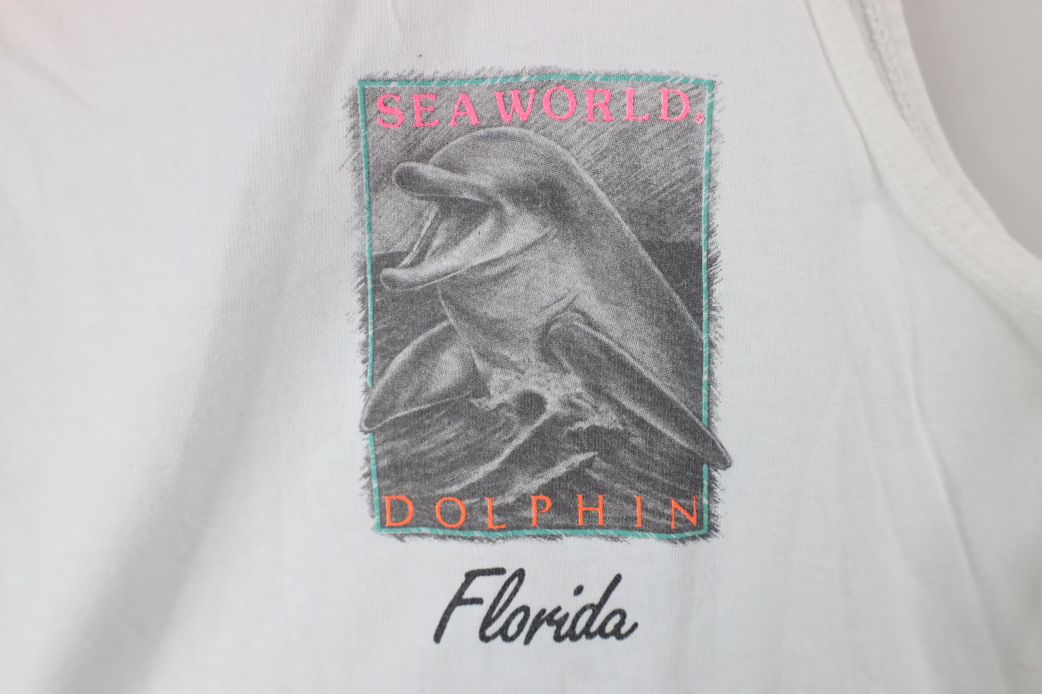 Vintage Vintage 90s Sea World Dolphin Florida Tank Top T-Shirt USA Size US L / EU 52-54 / 3 - 4 Thumbnail