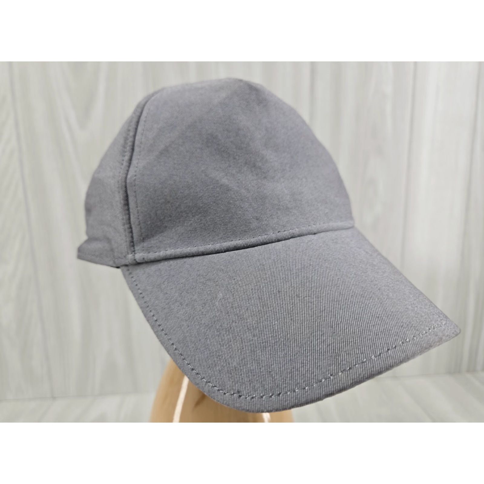 Lululemon Lululemon Hat Cap Strap Back Gray Run Gym Lightweight Size ONE SIZE - 4 Thumbnail