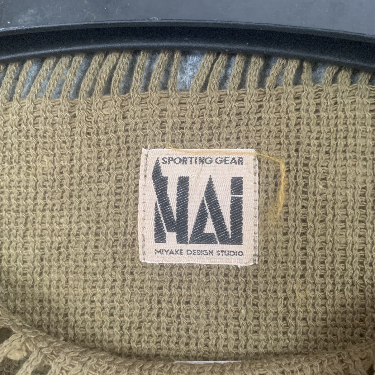 Hai Sporting Gear Vintage RARE Hai Sporting Gear Sleeveless Knitwear Size US M / EU 48-50 / 2 - 9 Thumbnail