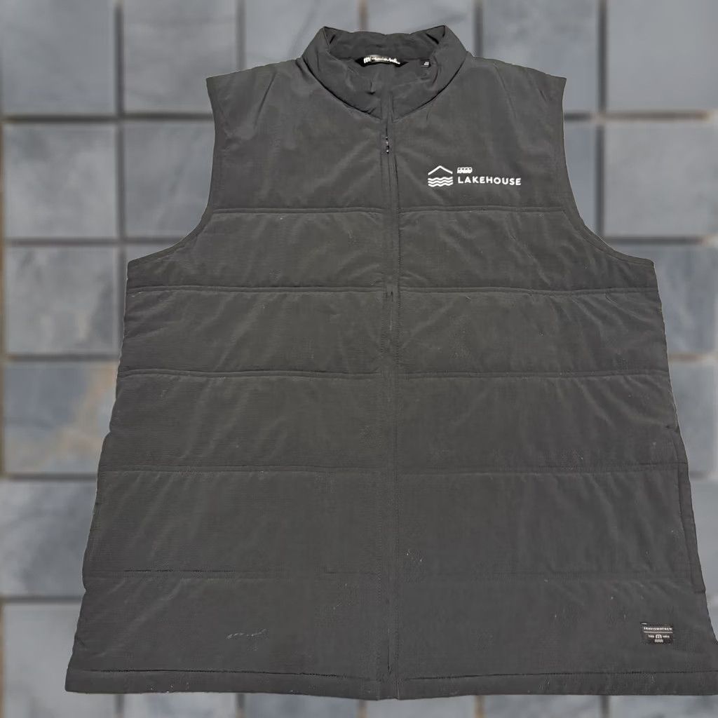 TravisMathew Travis Mathew Golf Vest Mens XXL Black Insulated Embroidered Warm Size US XXL / EU 58 / 5 - 1 Thumbnail