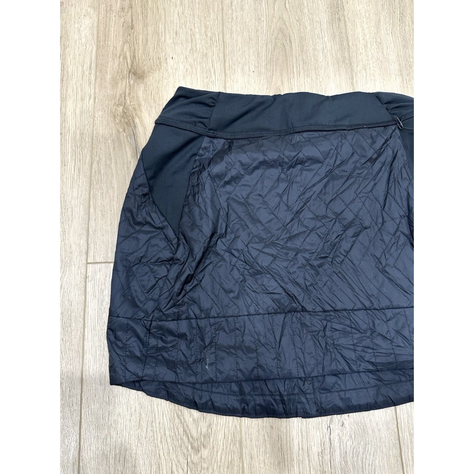 Mountain Hardwear VINTAGE? Wait item is NWT Mountain HardWear Trekkin M Black Insulated Quilted Mini Skirt Snow OL6862 Size 32" / US 10 / IT 46 - 3 Thumbnail