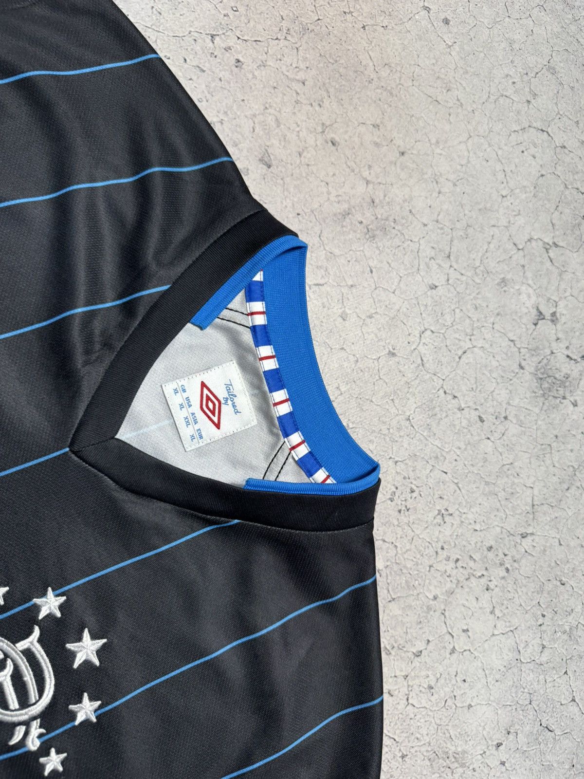 Umbro Umbro FC Glasgow Rangers 2012/2013 Soccer Jersey Size US XL / EU 56 / 4 - 7 Thumbnail