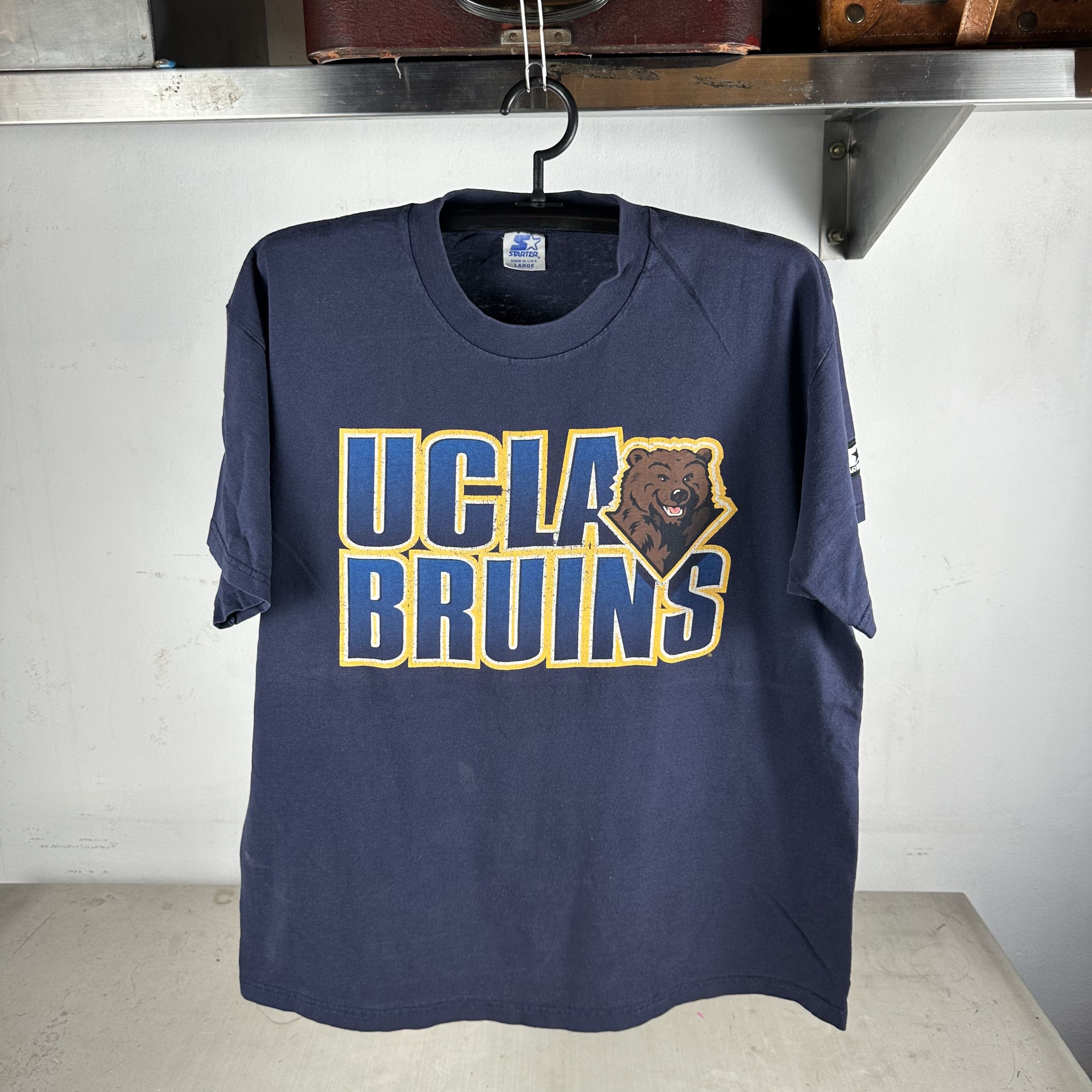Vintage Vintage 90s UCLA Bruins NCAA Starter Graphic T-shirt Size US L / EU 52-54 / 3 - 1 Thumbnail