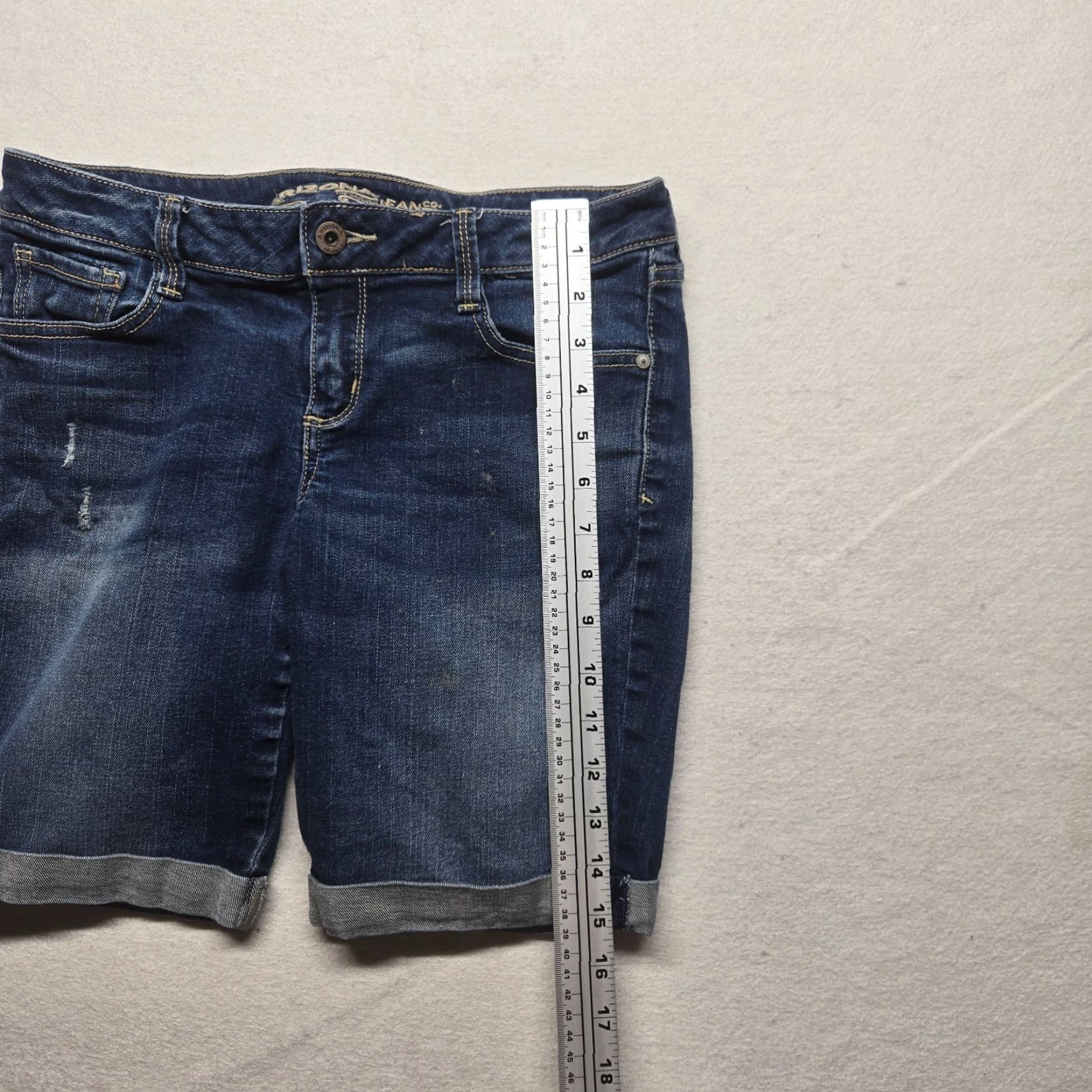 Vintage VINTAGE Arizona Jean Co. Blue Denim Shorts Bermuda Adult Women's Size 7 Cuffed Stretch Casual Summer Size 28" / US 6 / IT 42 - 4 Thumbnail