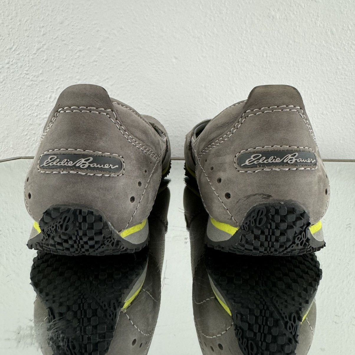 Eddie Bauer EDDIE BAUER Y2K Grey Neon Green Suede Sporty Slip On Flats Size US 7 / IT 37 - 7 Thumbnail