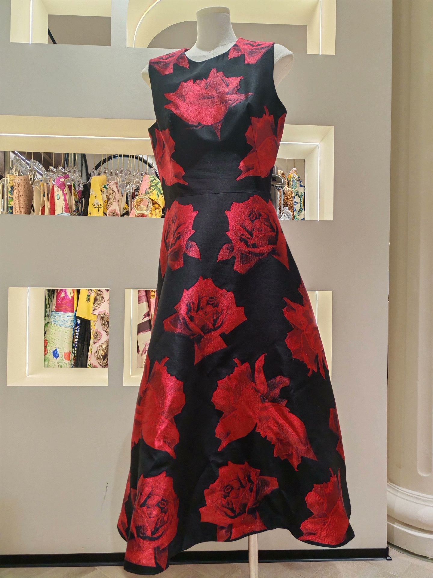 Alexander McQueen McQueen Rose Show Silk Dress Size M / US 6-8 / IT 42-44 - 1 Thumbnail