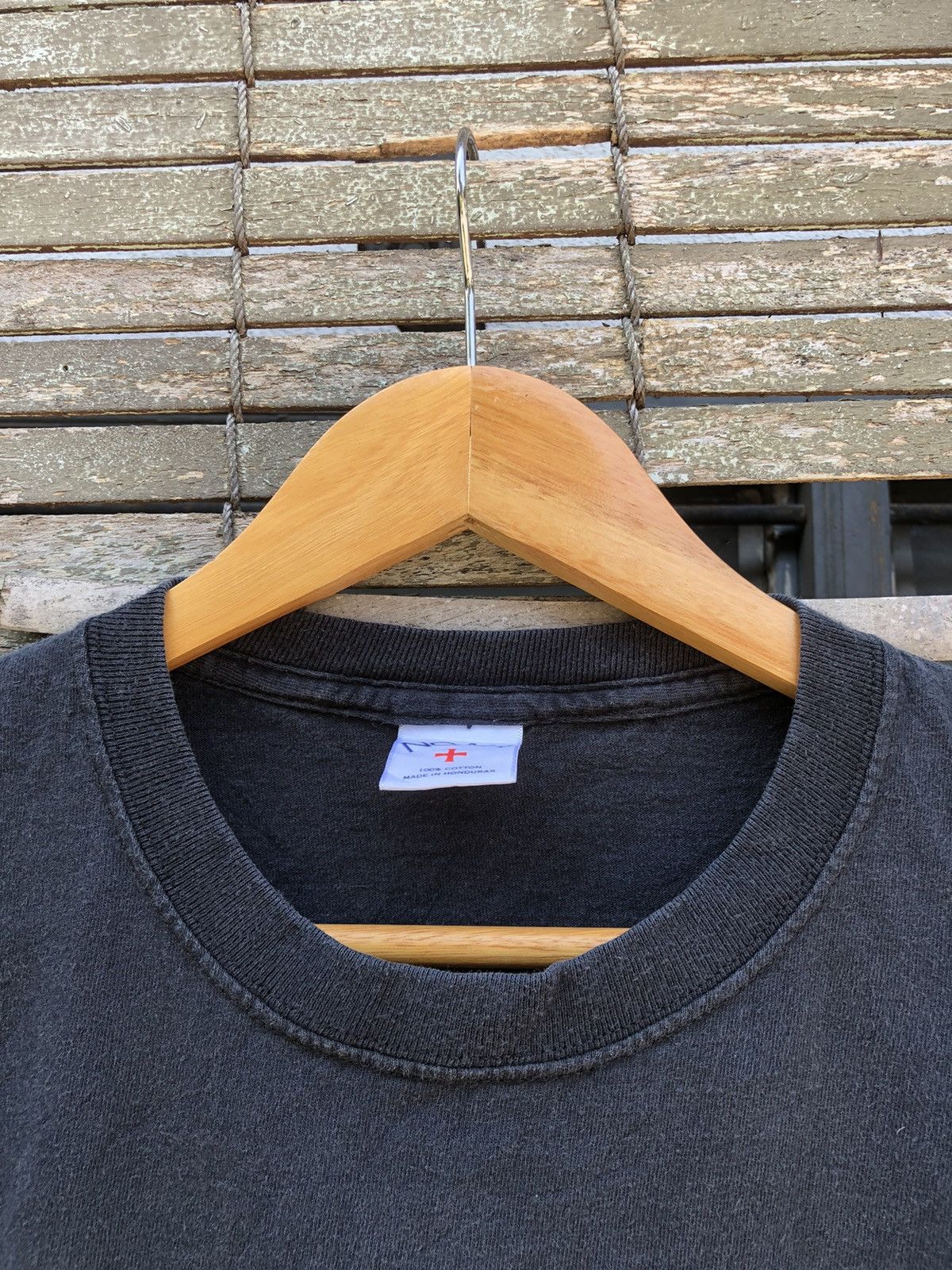 Noah Noah Cross Center Logo Tshirt Size US L / EU 52-54 / 3 - 5 Thumbnail