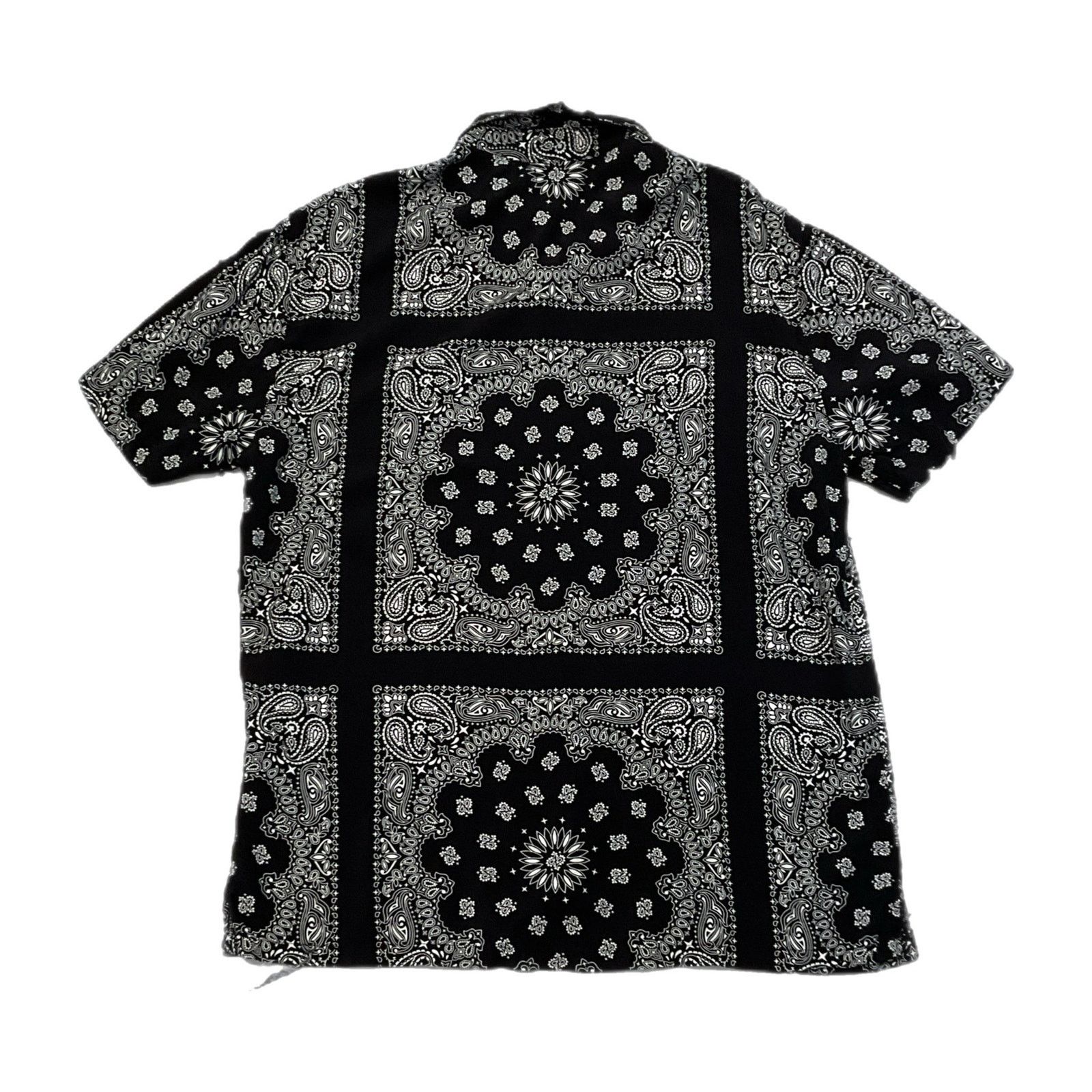 Forever 21 Forever 21 Bandana Print Button-Up Shirt Size US M / EU 48-50 / 2 - 2 Thumbnail