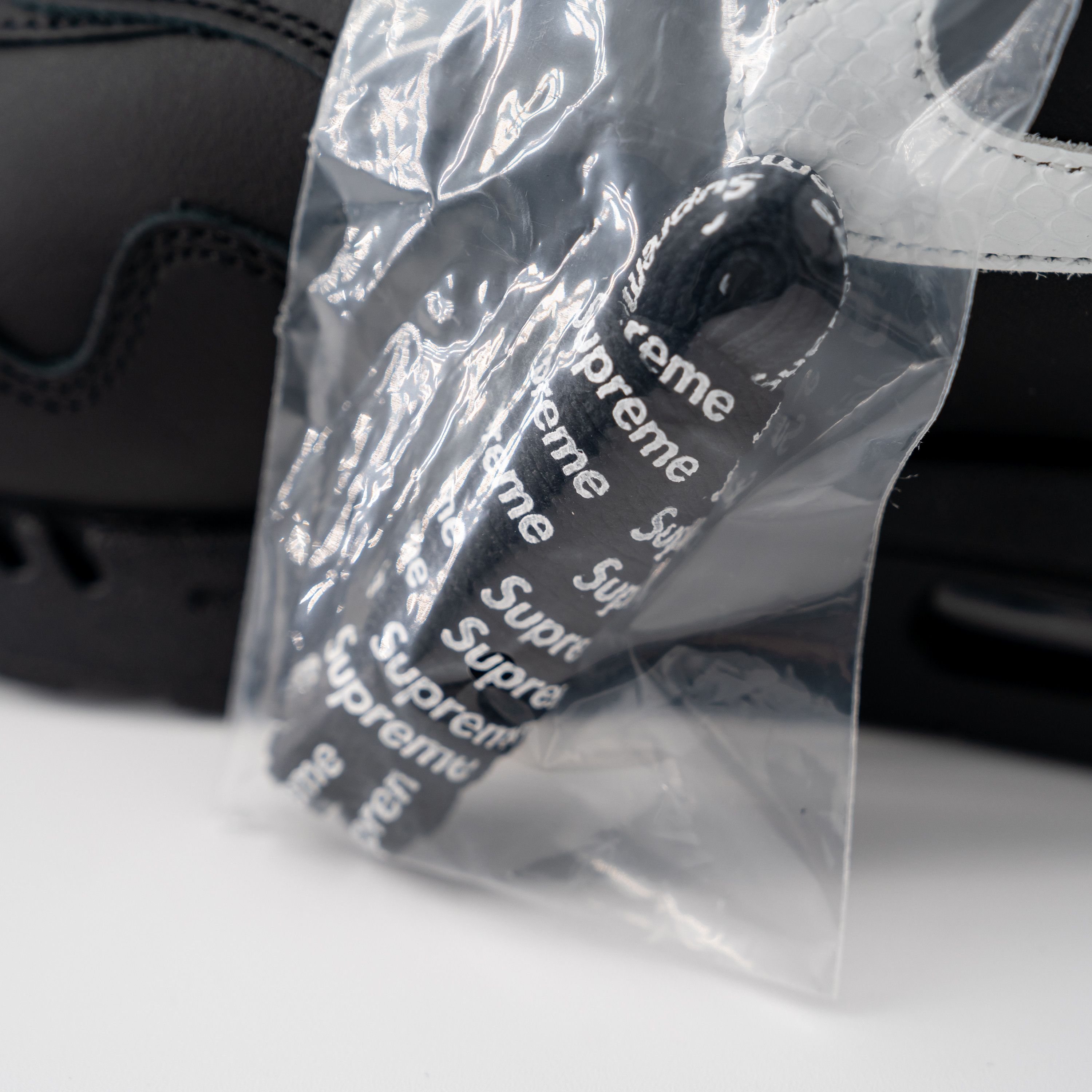 Nike 13 - Nike Supreme x Air Max 1 '87 SP Black White HF8813 001 Size US 13 / EU 46 - 10 Thumbnail