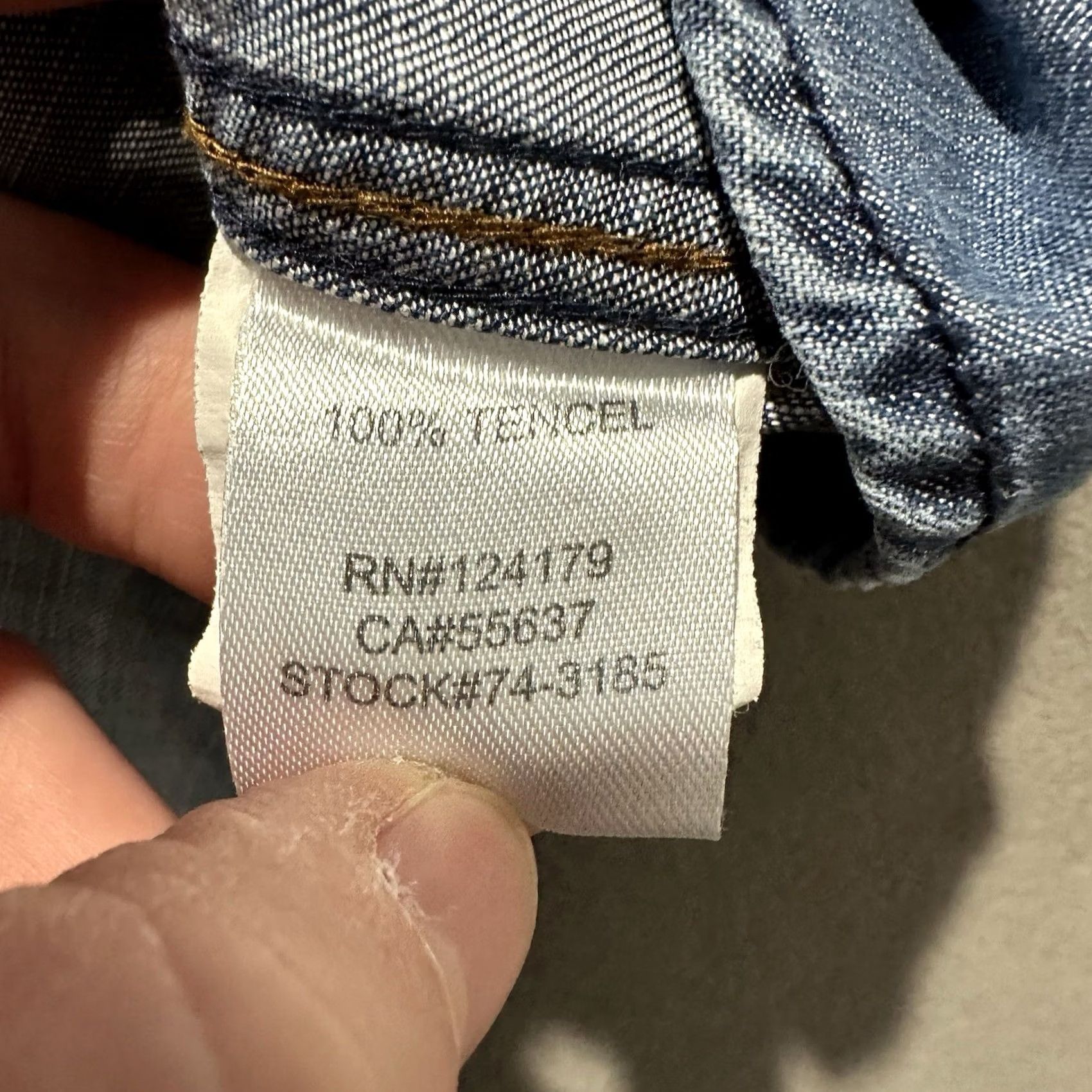 Johnston & Murphy Johnston & Murphy Shirt Mens Large Blue Chambray Button Up Long Sleeve GUC Size US L / EU 52-54 / 3 - 4 Thumbnail