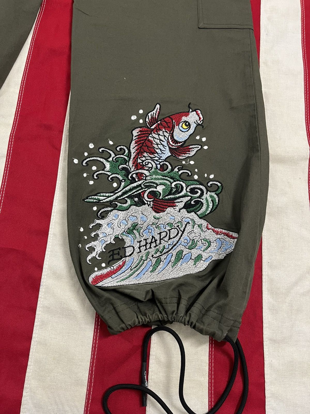 Ed Hardy Ed Hardy khaki cargo pants "Koi Leaper" Size US 38 / EU 54 - 3 Thumbnail