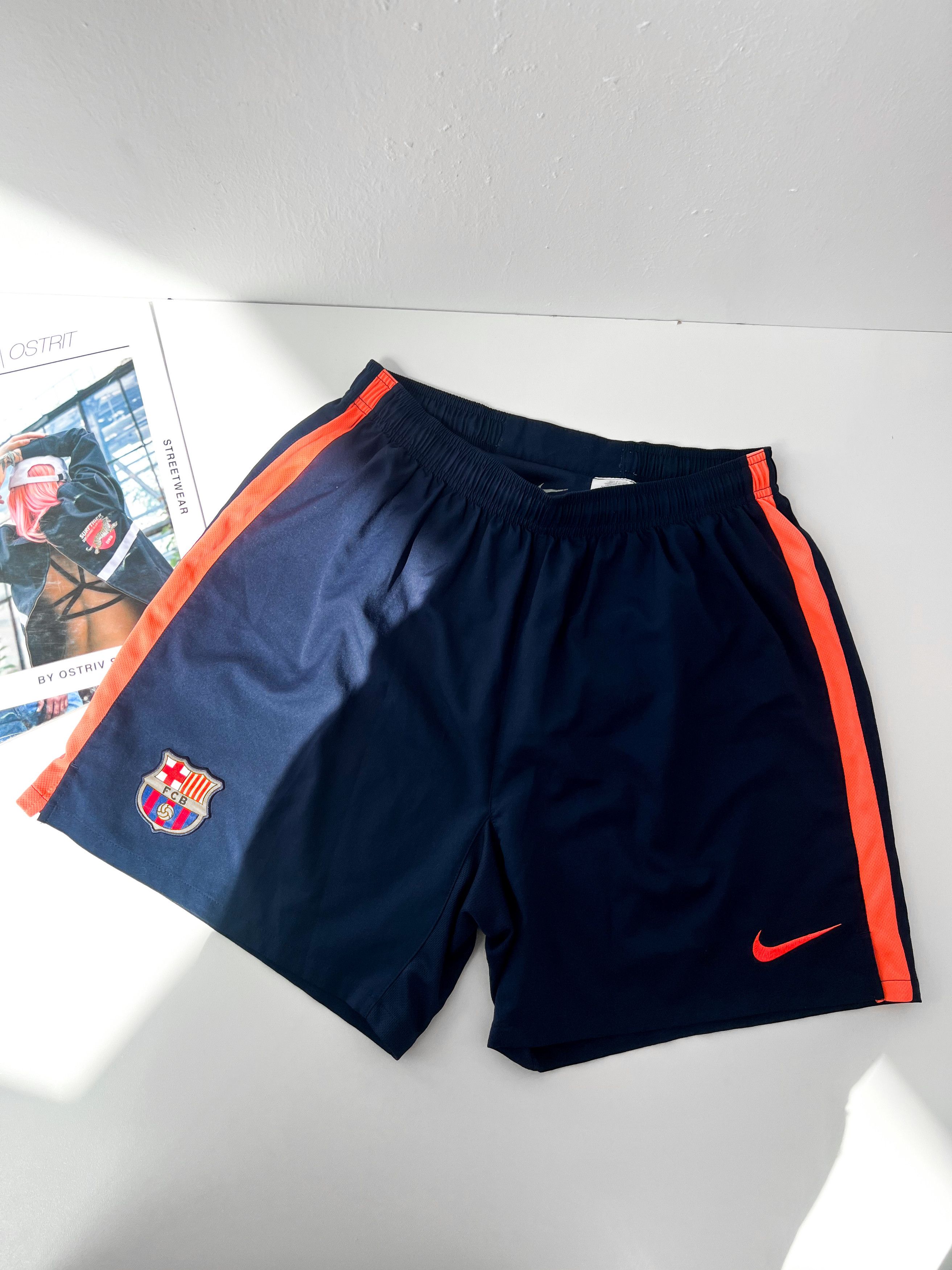 Nike Nike x Barcelona tr shorts Size US 34 / EU 50 - 1 Thumbnail