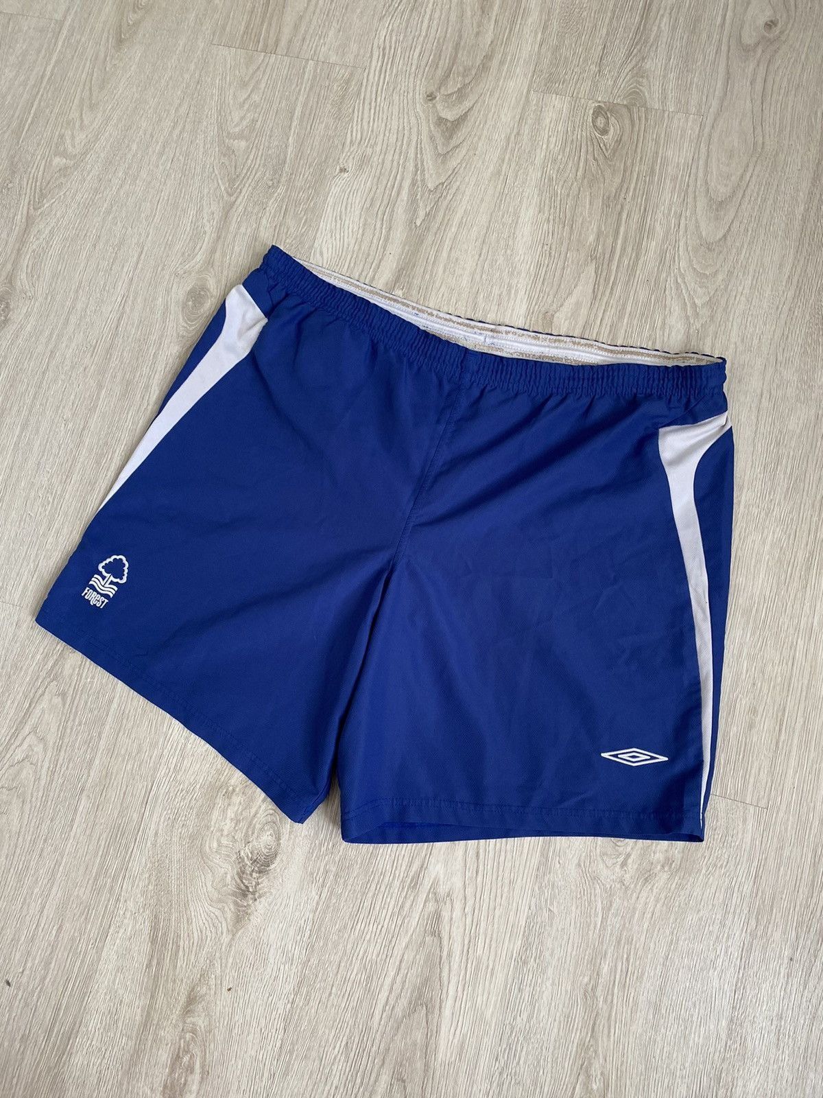 Umbro Vintage Umbro NOTTINGHAM FOREST Shorts - Size XXL Size US 36 / EU 52 - 2 Thumbnail