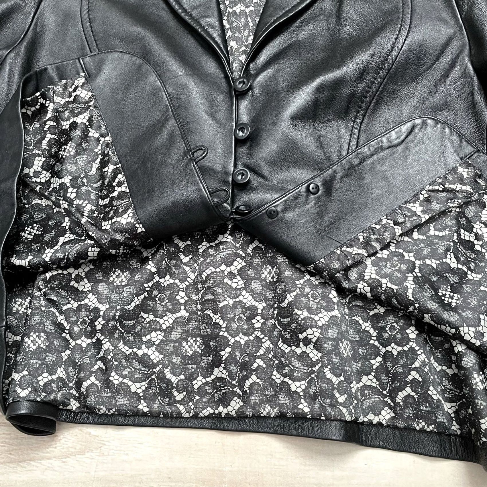 Vintage VINTAGE Venezia Women’s Coat Jacket Leather Black Lined 26-28 Plus Wool? Polyester Lining Motorcyc le Theme Casual Winter 1990s Womens Size 4XL / US 24-26 - 6 Thumbnail
