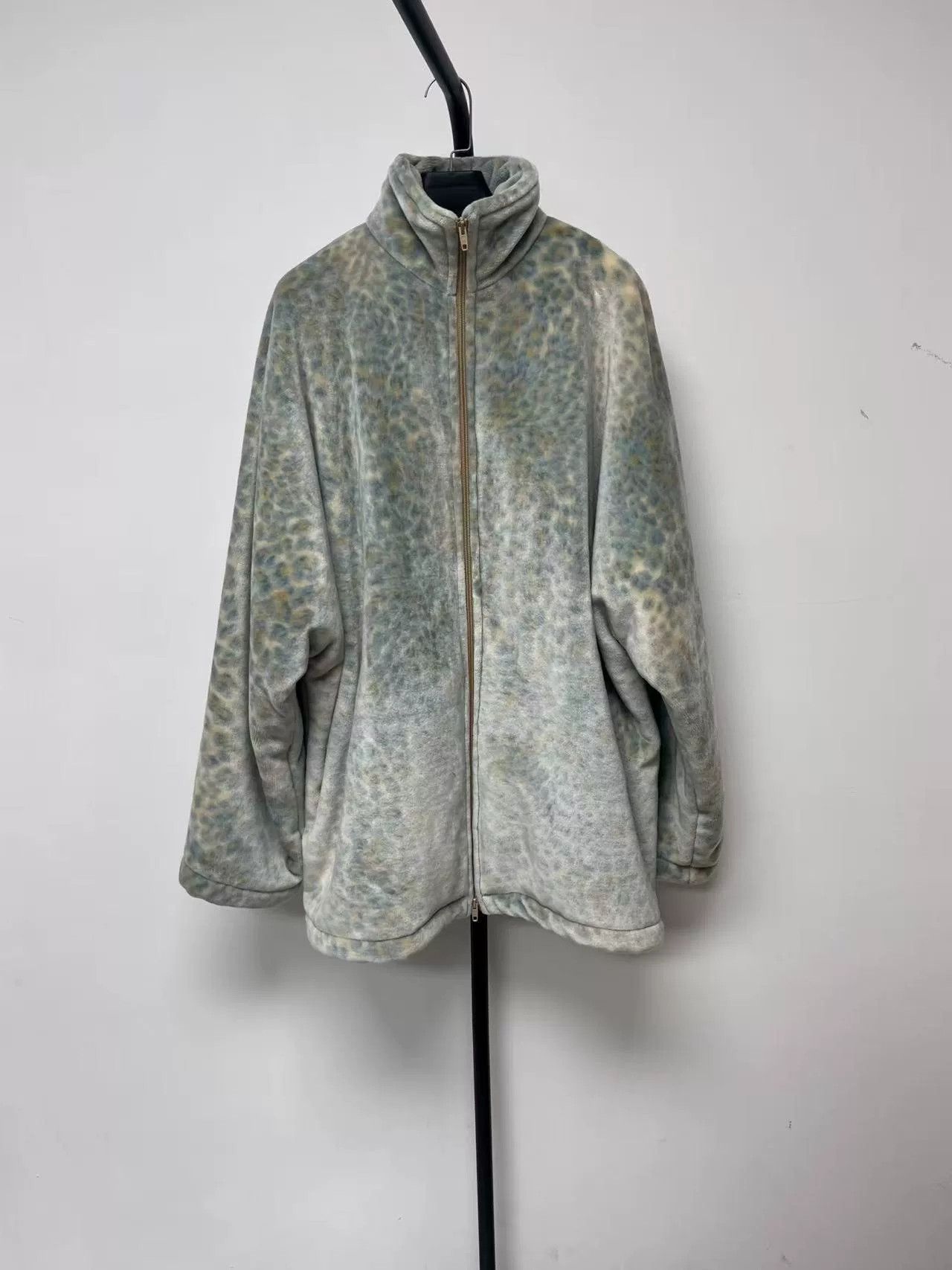 Balenciaga Balenciaga Leopard Print Velvet Jacket Size S / US 4 / IT 40 - 1 Thumbnail
