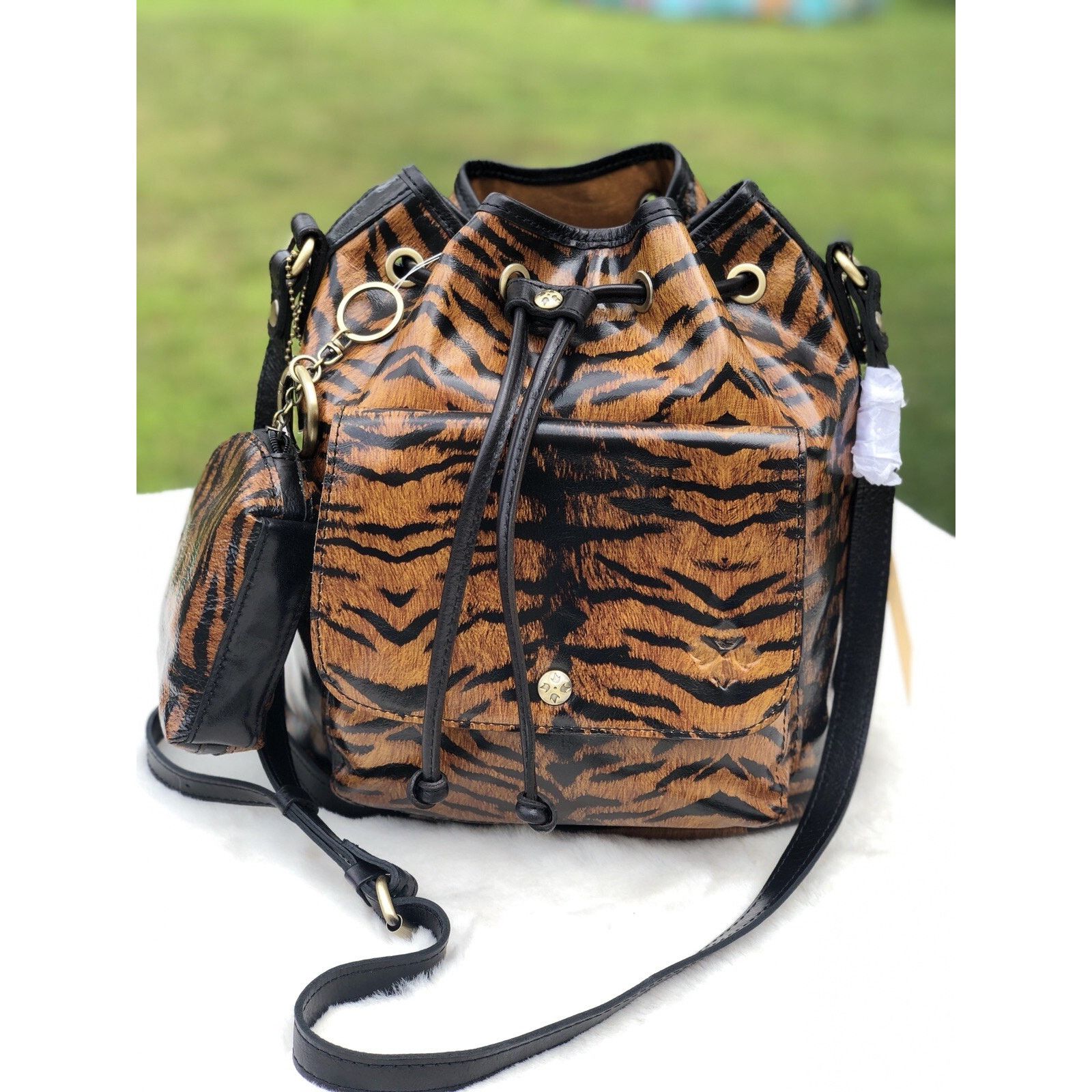 Patricia Nash NWT Patricia Nash Drawstring Smooth Leather bag B000588 Size ONE SIZE - 1 Thumbnail