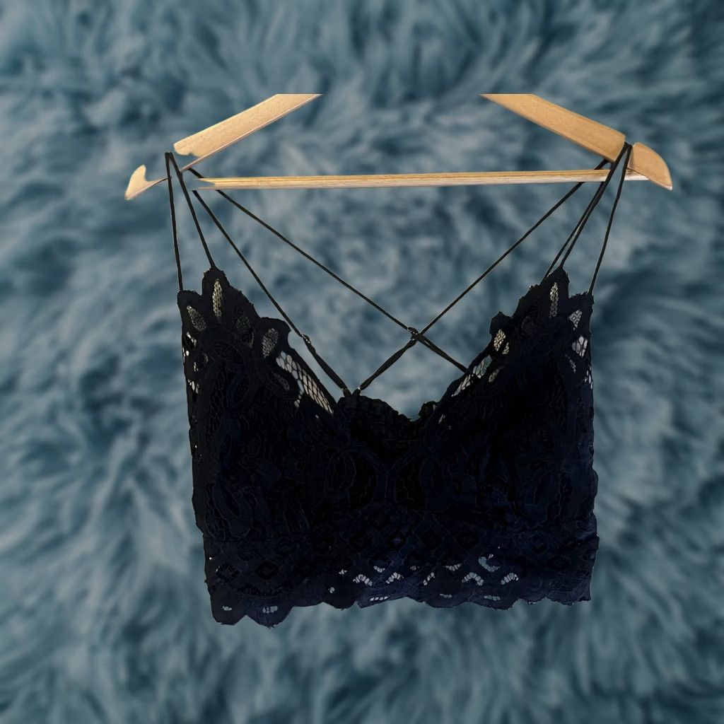 Free People Free People Bra Lace Floral Wireless Bralette Black Size L Women T-Shirt 90s Festival Grunge 80s Coachella Size ONE SIZE - 1 Thumbnail