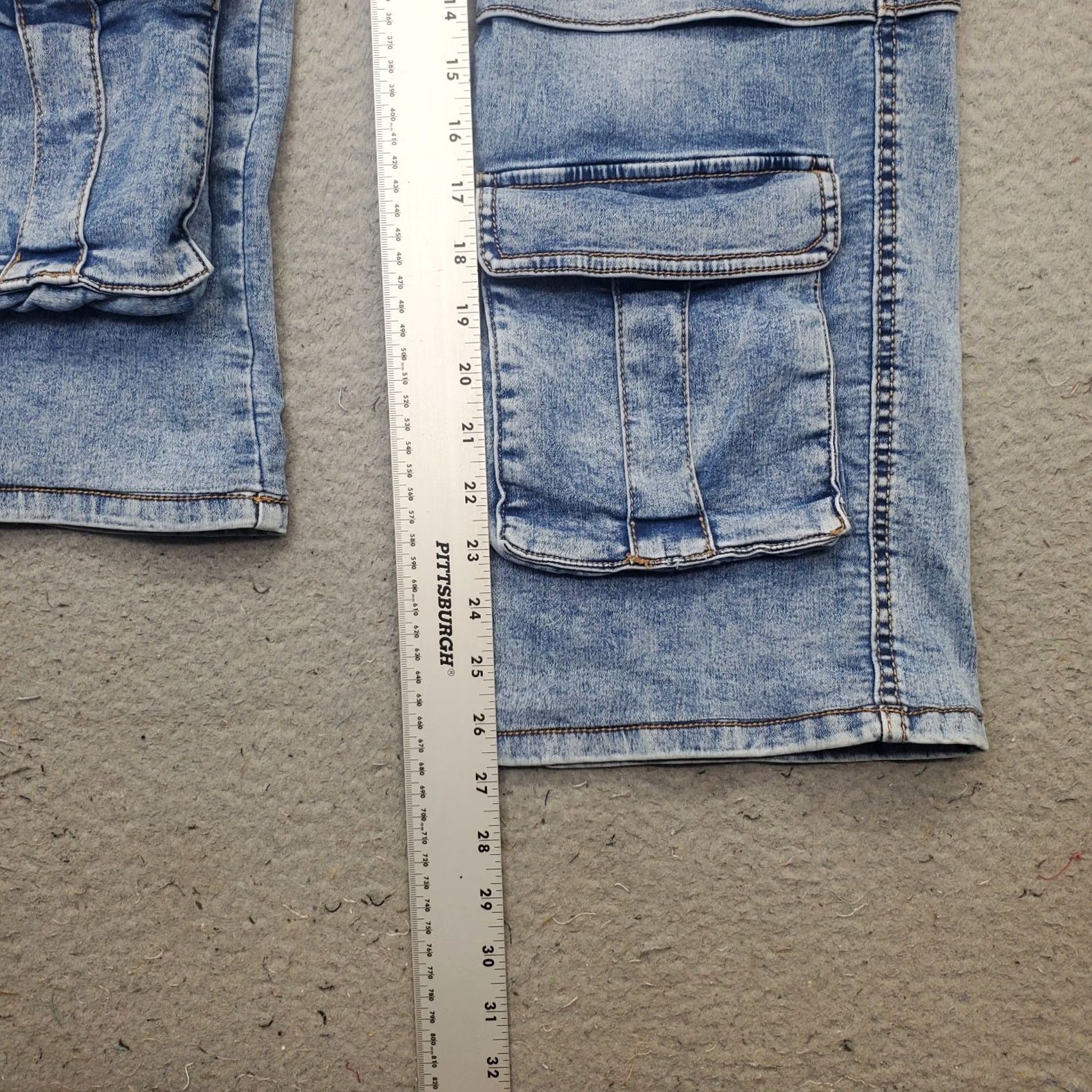 Vintage Love Threads Cargo Jeans Womens XS Blue Denim Faded Utility Pocket Straight Leg Size 26" / US 2 / IT 38 - 4 Thumbnail