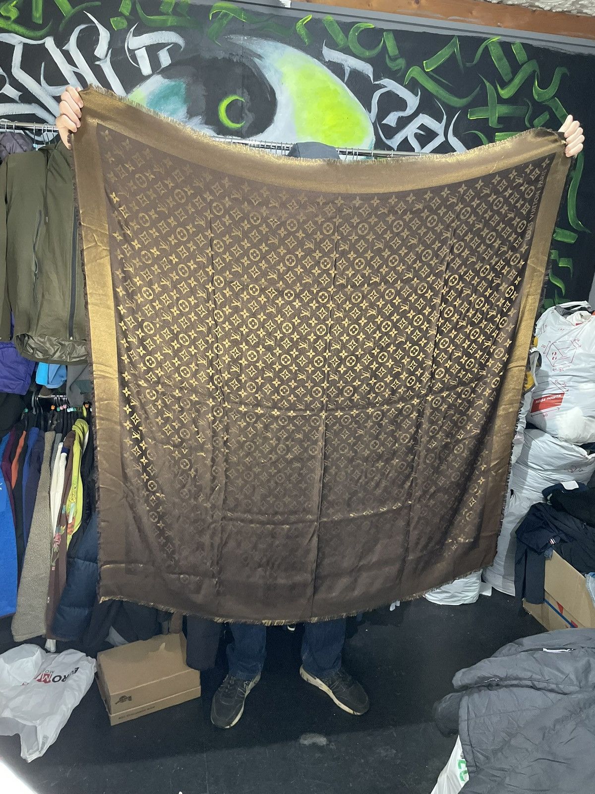 Louis Vuitton Louis Vuitton Brown and Gold Wool scarf Size ONE SIZE - 13 Thumbnail