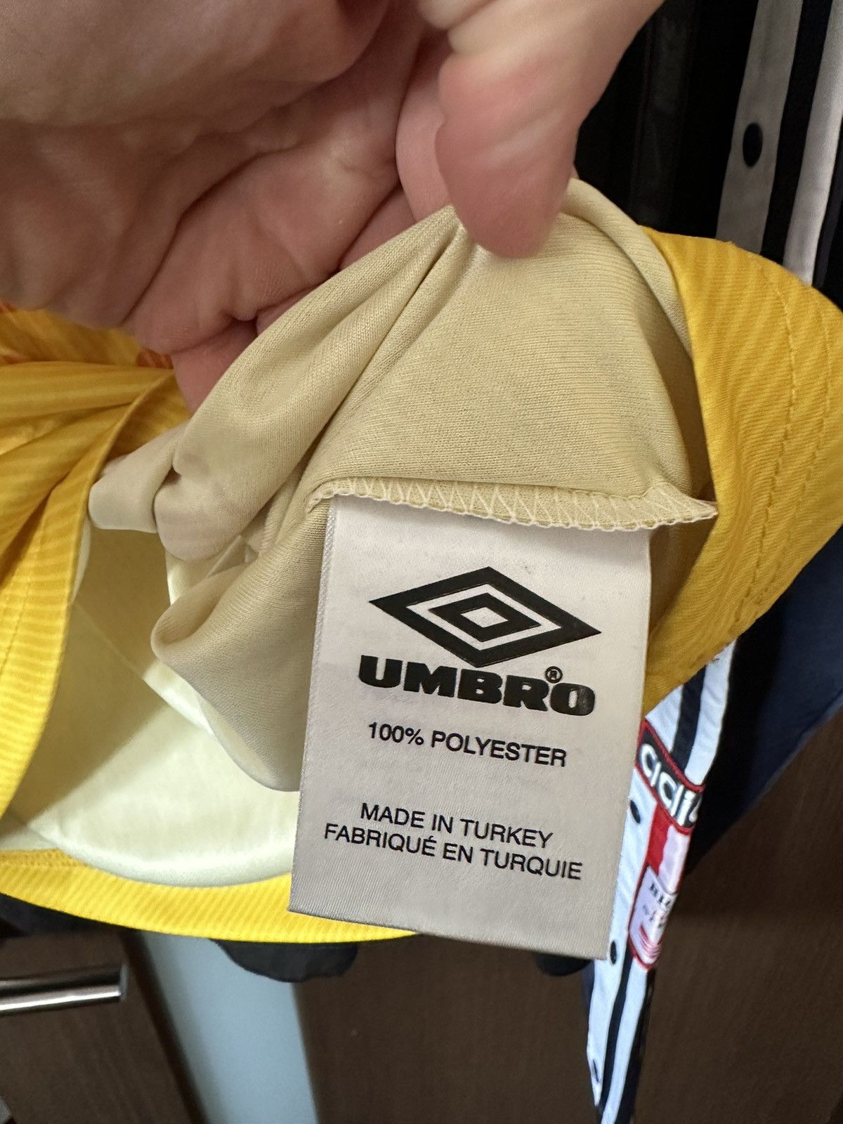 Vintage Umbro pro training yellow Brazil rare polo big logo