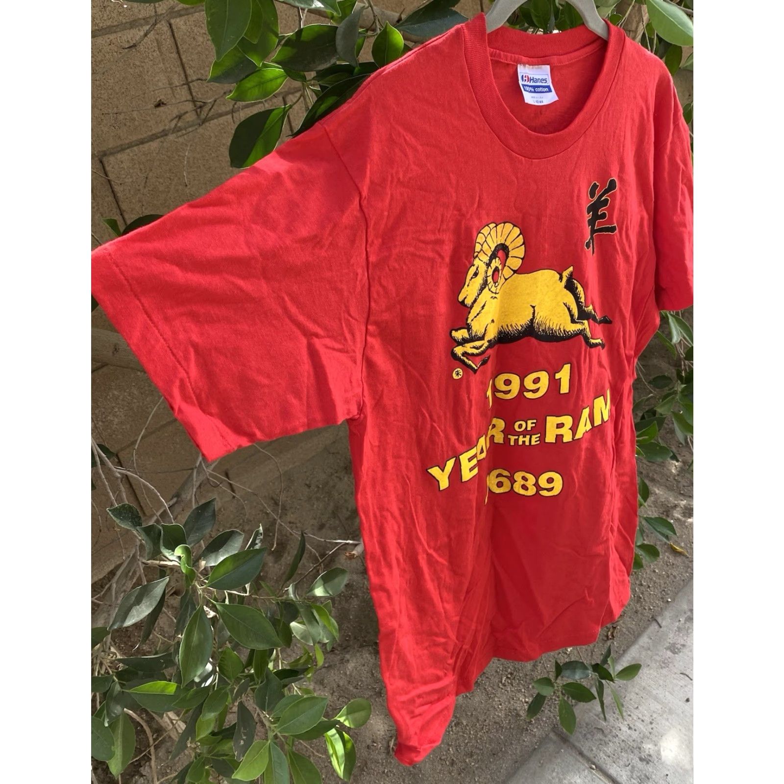 Hanes VINTAGE Hanes Year Of The Ram T-Shirt L USA Made Red Graphic Front Back 1991 90s Mens Size US L / EU 52-54 / 3 - 4 Thumbnail