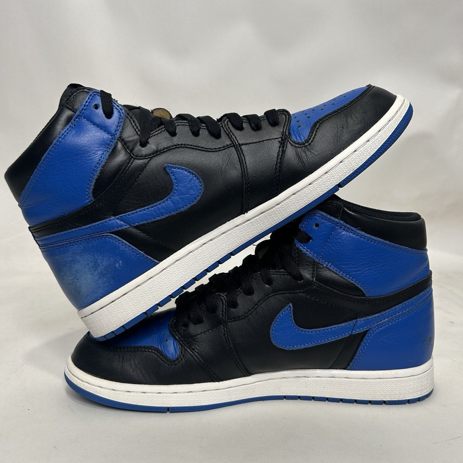 Jordan Brand Nike Air Jordan 1 Retro High OG “Royal” 2017 Size US 11.5 / EU 44-45 - 3 Thumbnail