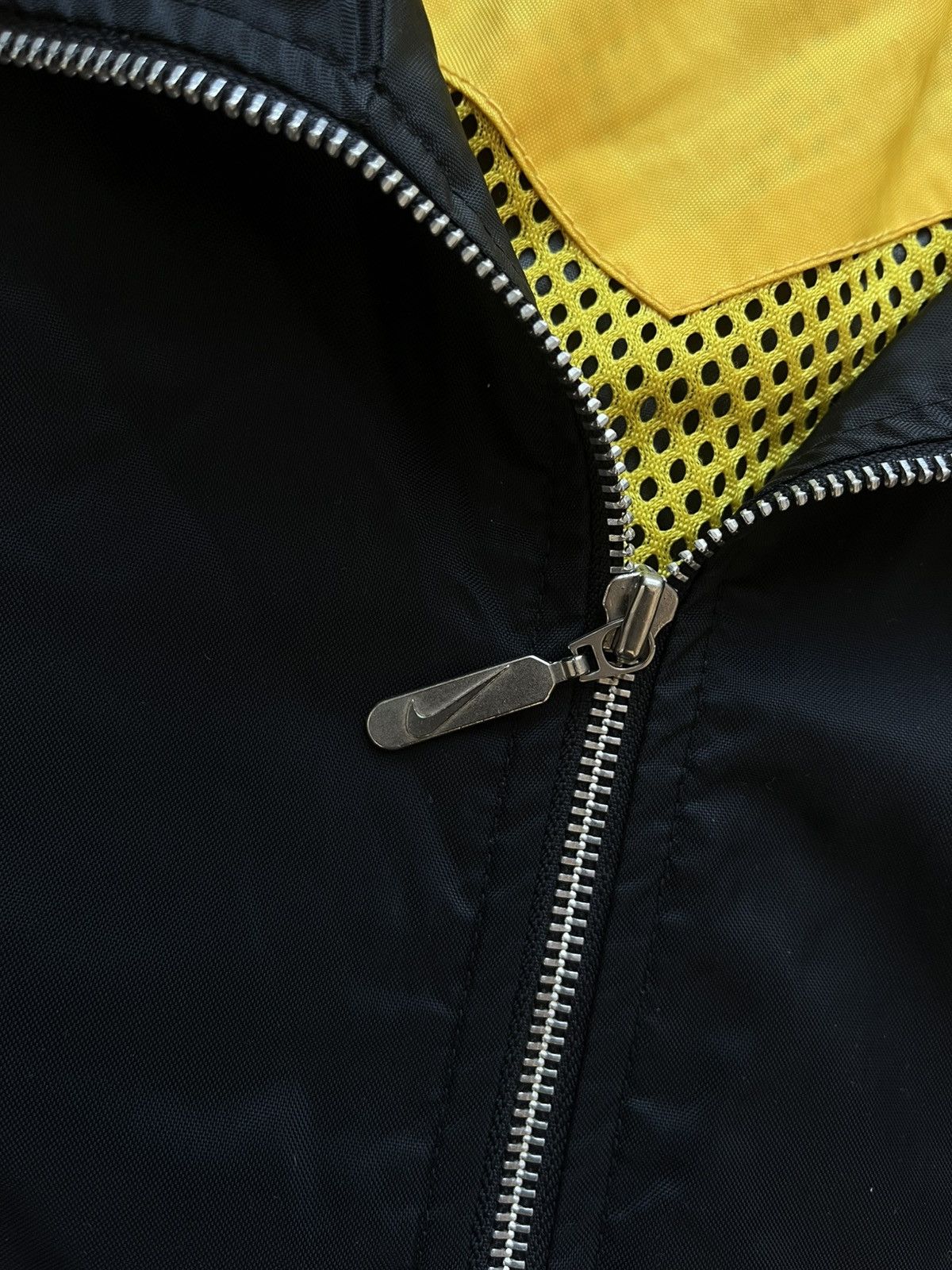 Nike 90’s NIKE BIG BACK SWOOSH LOGO OVERSIZED RETRO TRACK JACKET Size US XL / EU 56 / 4 - 6 Thumbnail