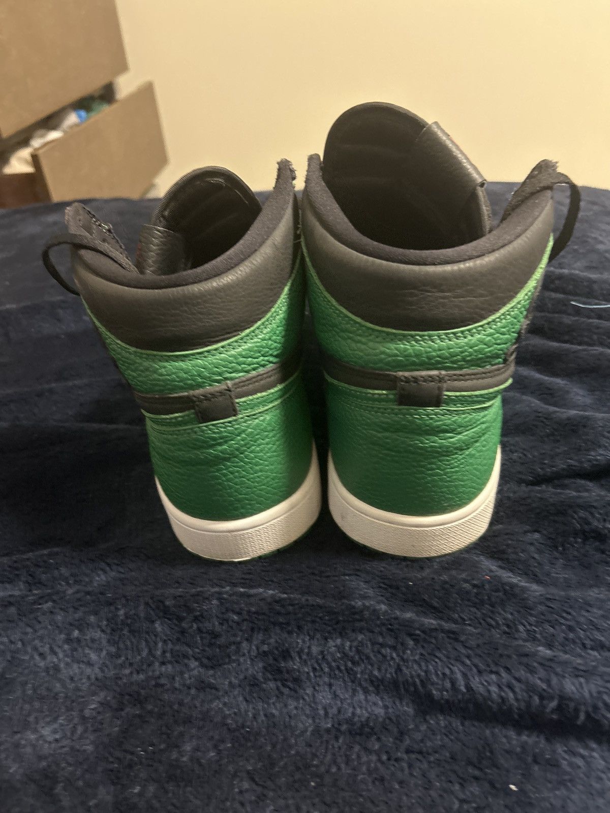 Jordan Brand Jordan 1 pine green Size US 12 / EU 45 - 3 Thumbnail
