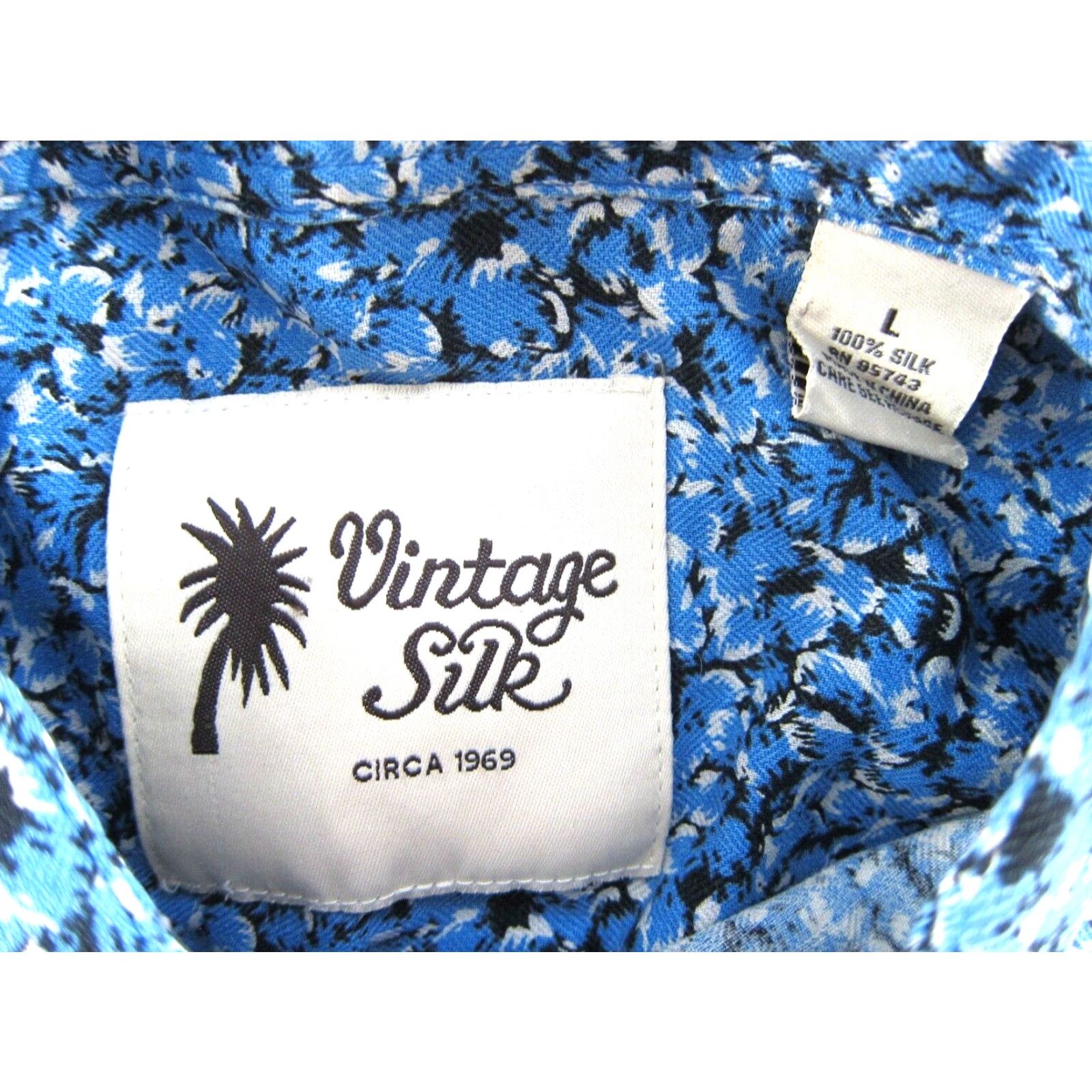 Vintage VINTAGE Vintage Silk 100% Silk Blue Floral Button Down Short Sleeve Hawaiian Shirt Large Size US L / EU 52-54 / 3 - 3 Thumbnail